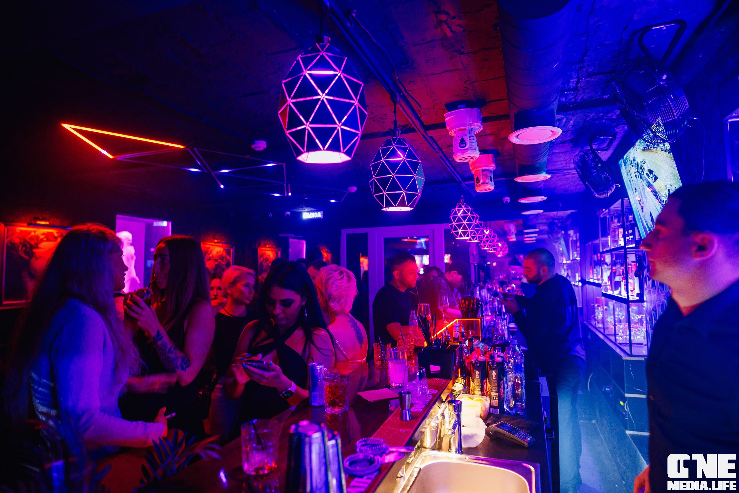 Фоторепортаж из ночного клуба Secret. One Media Life: фоторепортажи, фотоотчеты с мероприятий и заведений