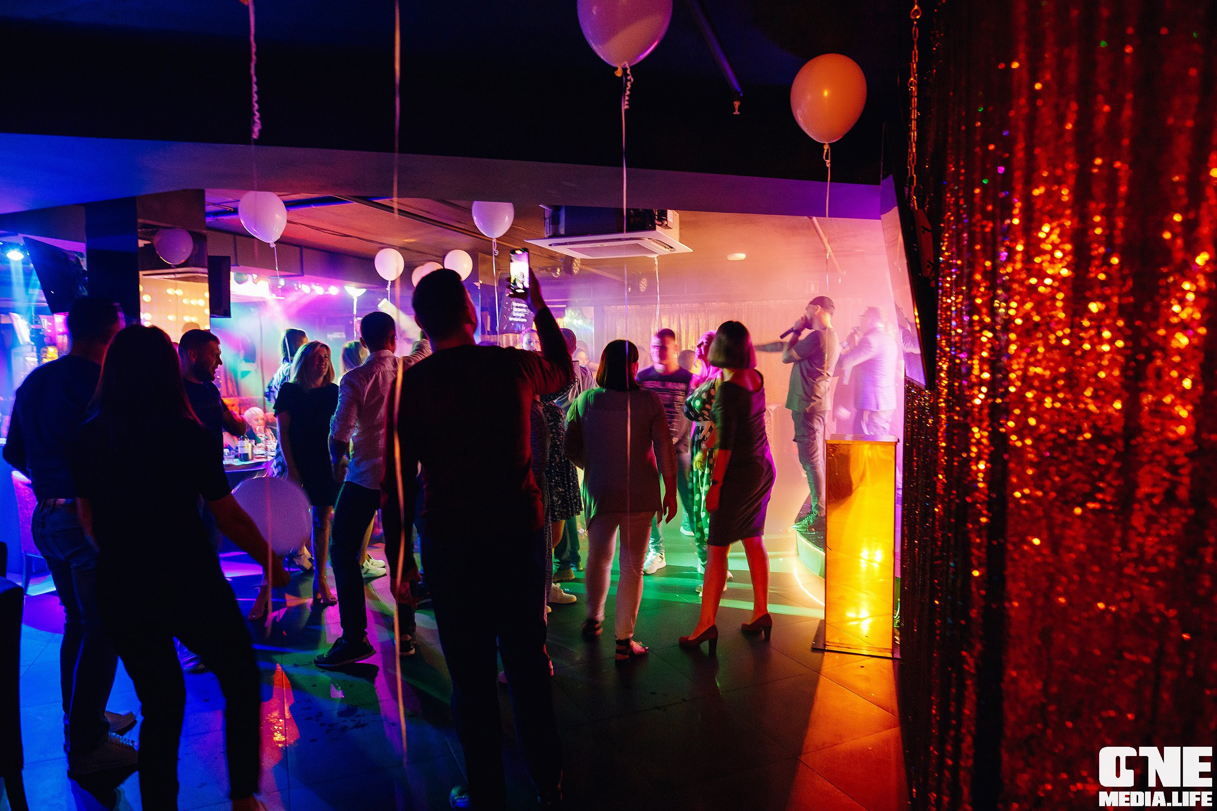 Фоторепортаж из караоке-клуба Эйфория. One Media Life: фоторепортажи, фотоотчеты с мероприятий и заведений