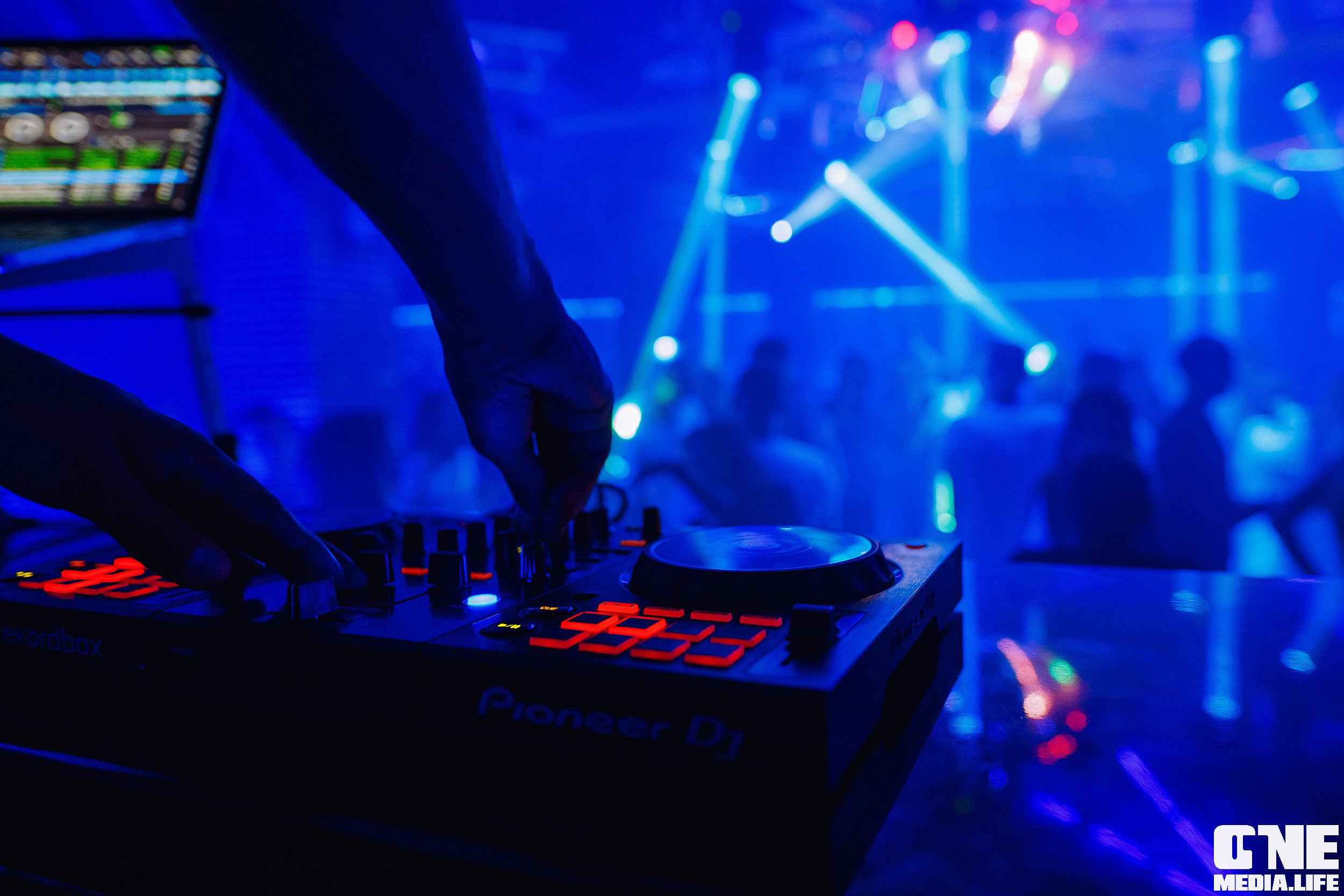 Фоторепортаж из ночного клуба Планета. One Media Life: фоторепортажи, фотоотчеты с мероприятий и заведений