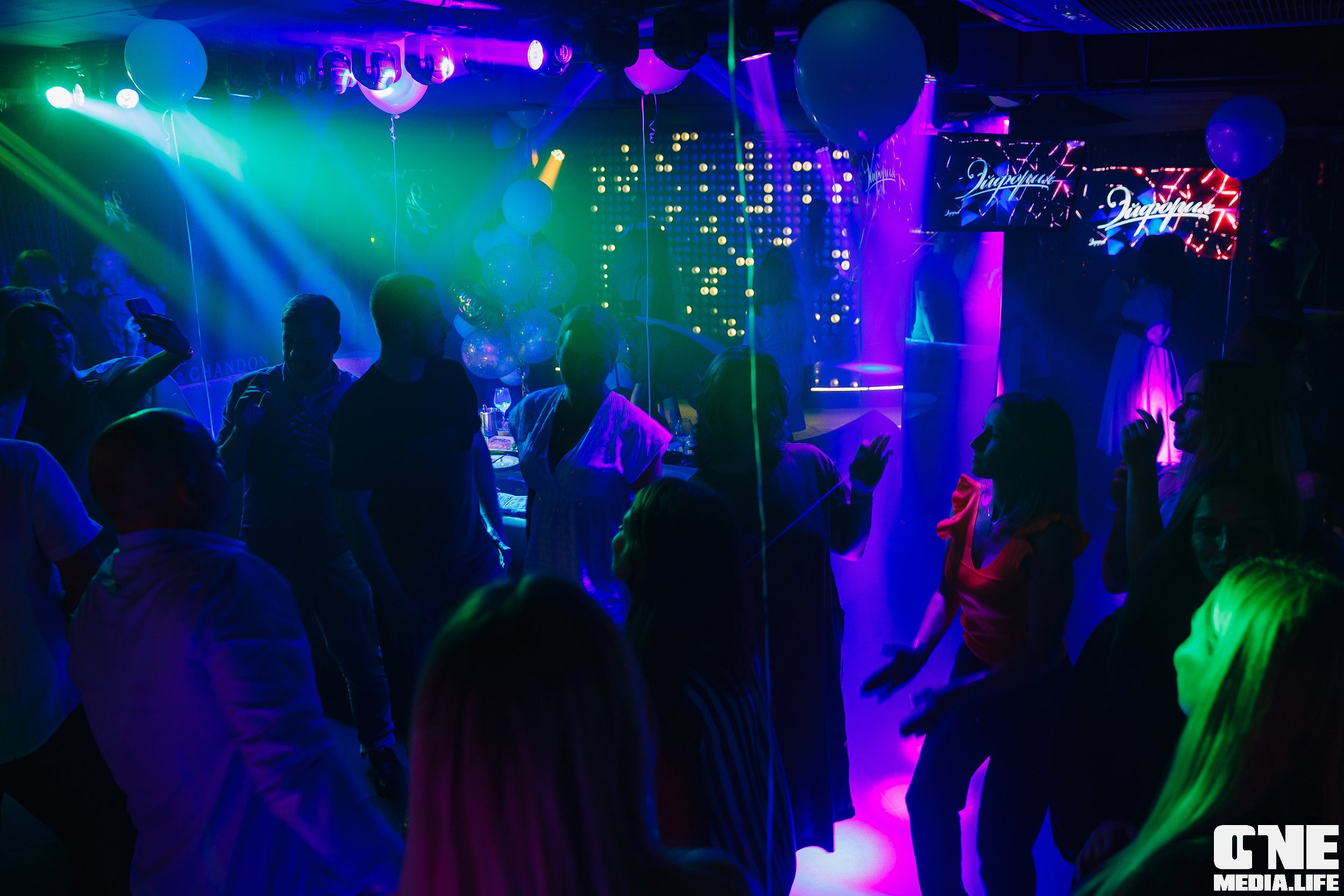 Фоторепортаж из караоке-клуба Эфория. One Media Life: фоторепортажи, фотоотчеты с мероприятий и заведений