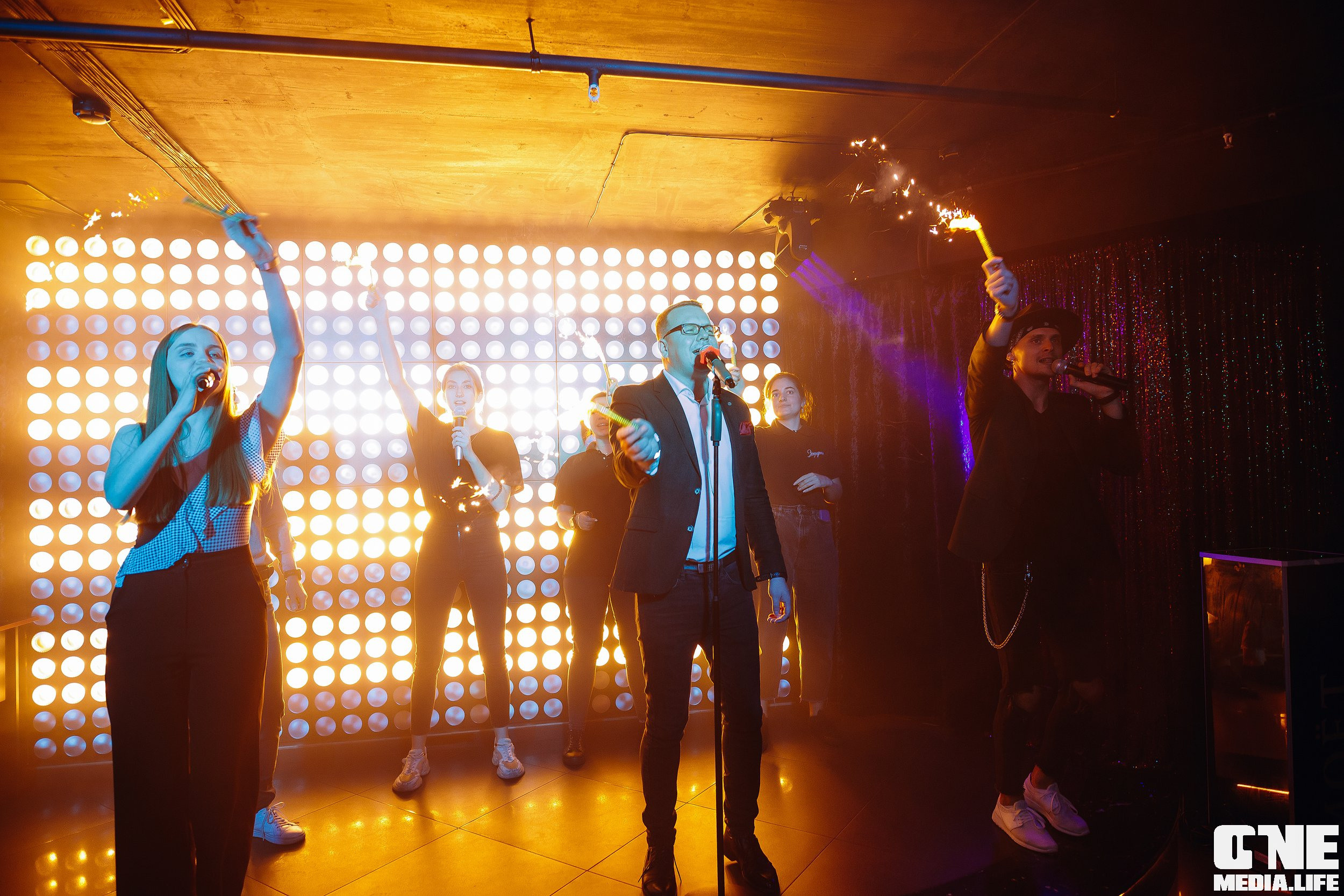 Фоторепортаж из караоке-клуба Эйфория. One Media Life: фоторепортажи, фотоотчеты с мероприятий и заведений