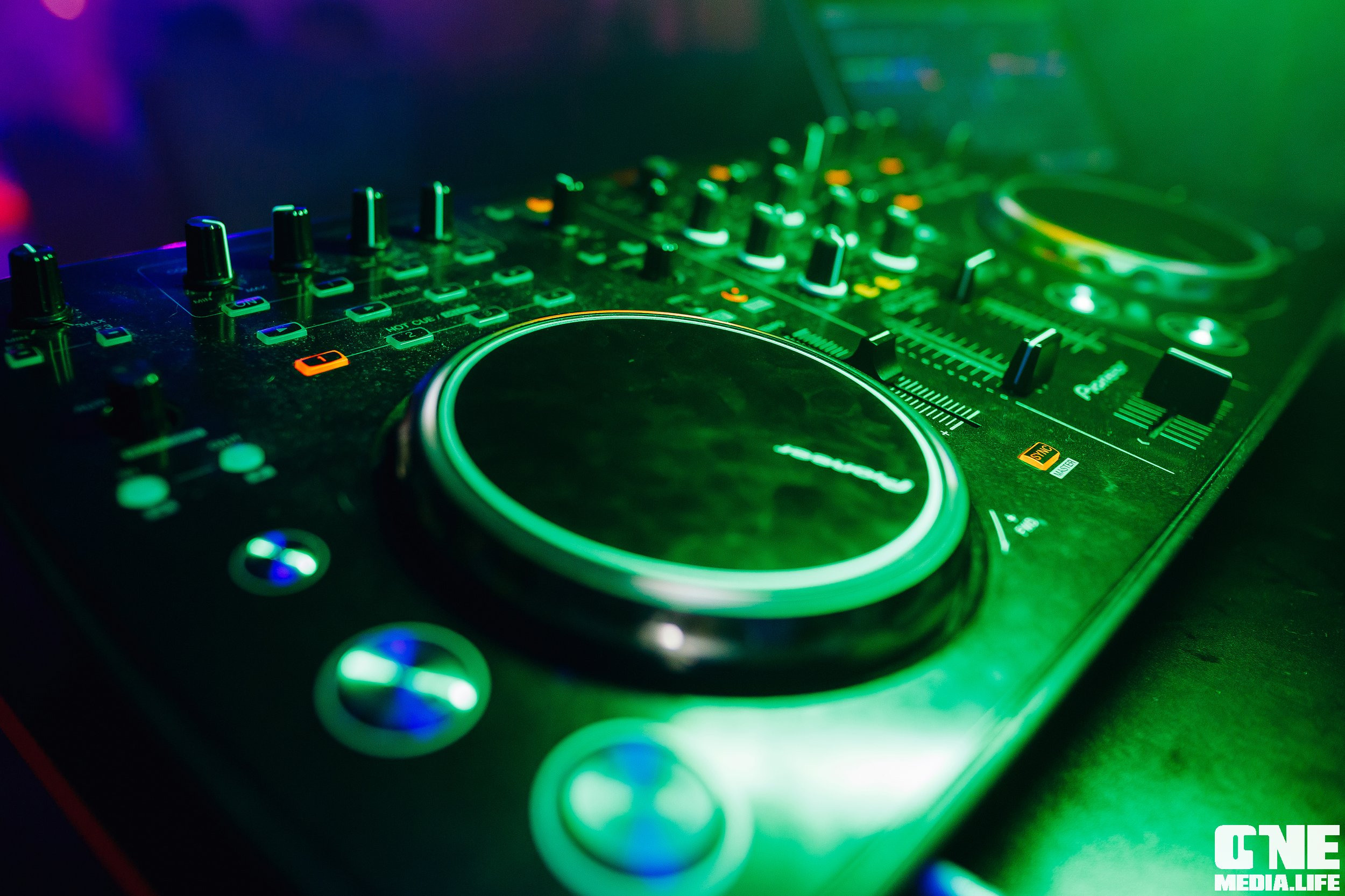 Фоторепортаж из караоке-клуба Эйфория. One Media Life: фоторепортажи, фотоотчеты с мероприятий и заведений