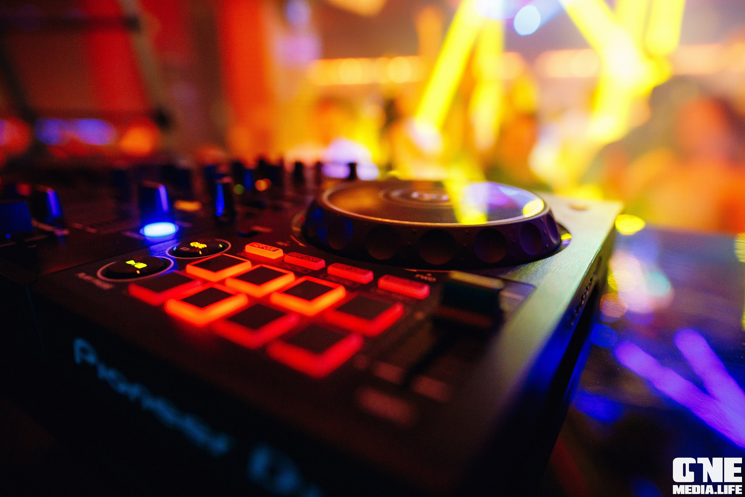 Фоторепортаж из ночного клуба Планета. One Media Life: фоторепортажи, фотоотчеты с мероприятий и заведений