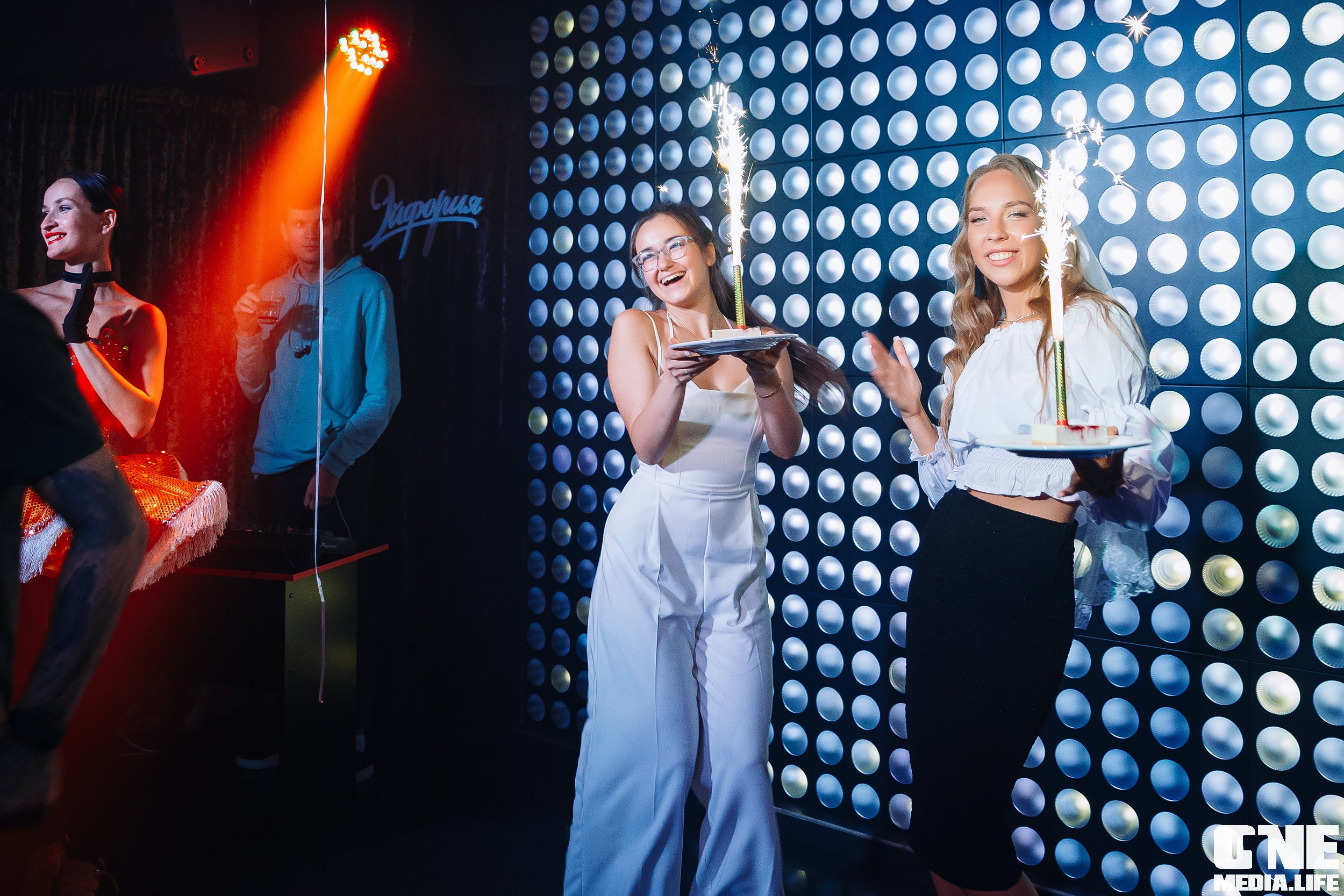 Фоторепортаж из караоке-клуба Эфория. One Media Life: фоторепортажи, фотоотчеты с мероприятий и заведений