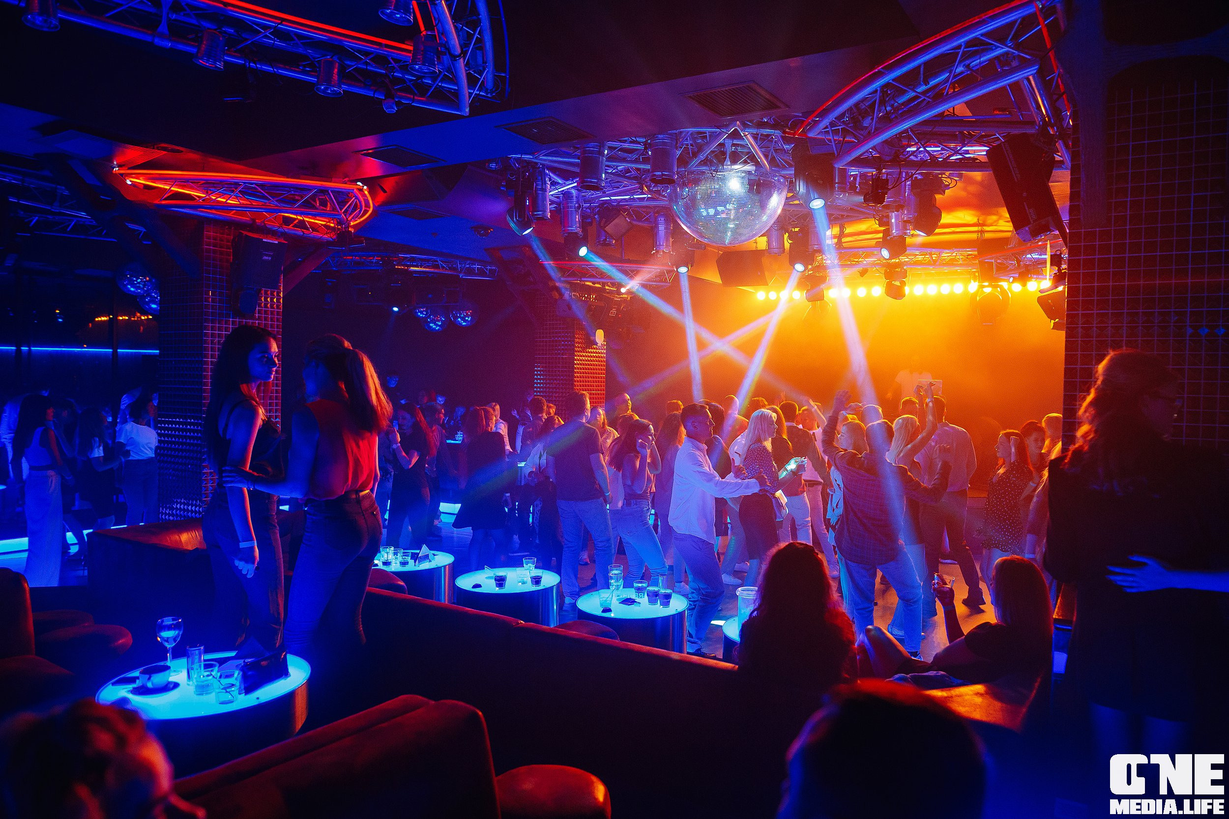 Фоторепортаж из ночного клуба Планета. One Media Life: фоторепортажи, фотоотчеты с мероприятий и заведений