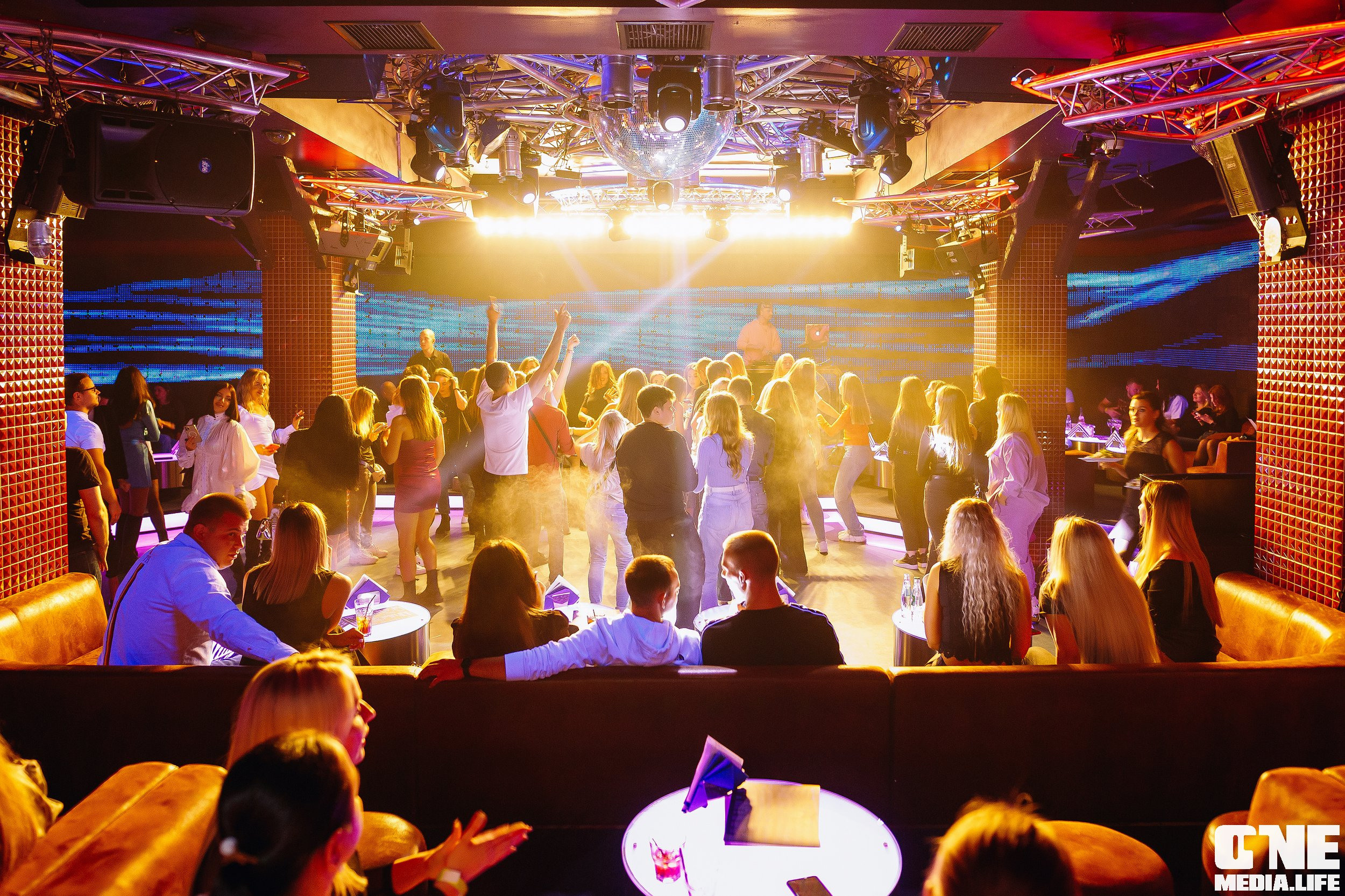 Фоторепортаж из ночного клуба Планета. One Media Life: фоторепортажи, фотоотчеты с мероприятий и заведений