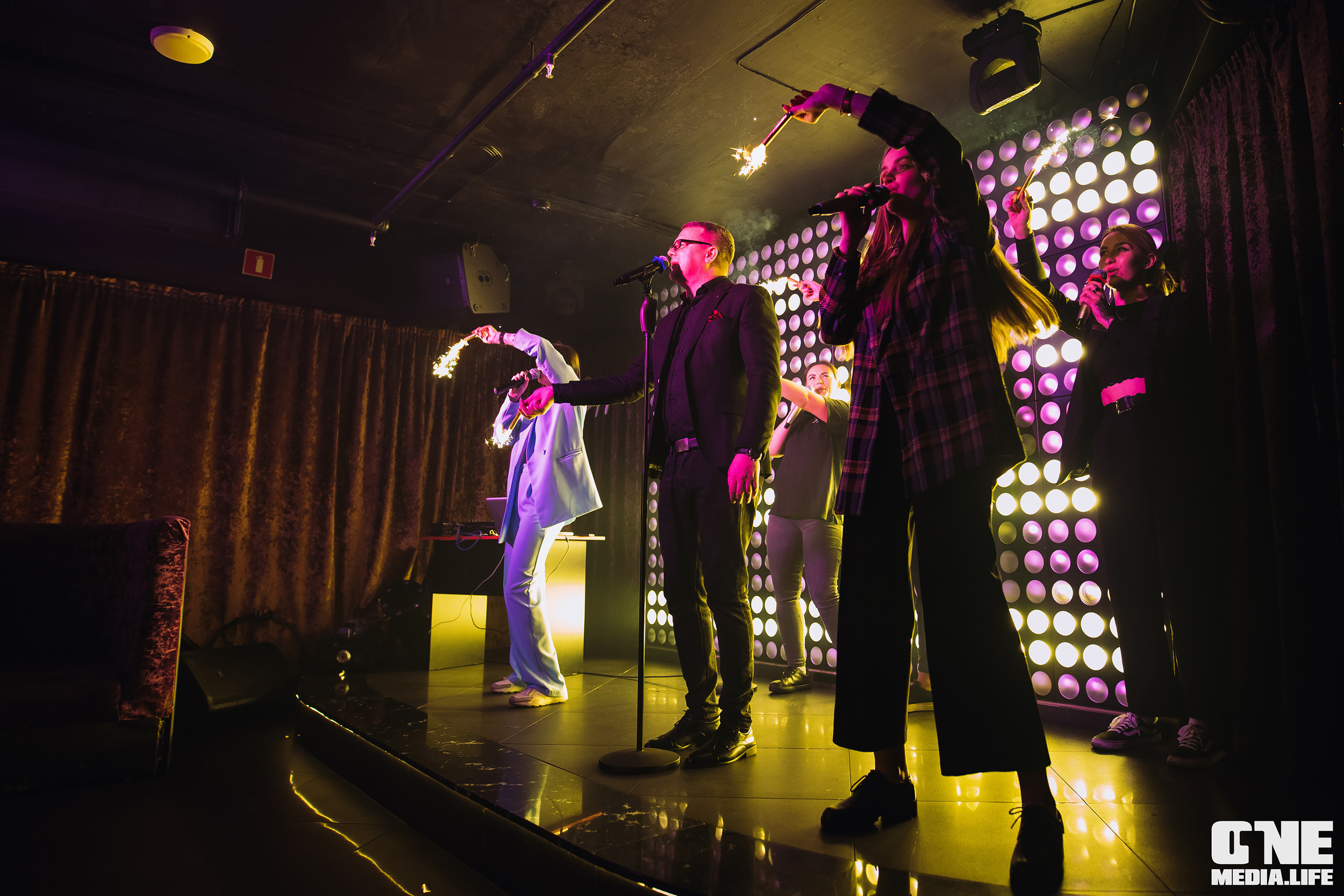 Фоторепортаж из караоке-клуба Эйфория. One Media Life: фоторепортажи, фотоотчеты с мероприятий и заведений