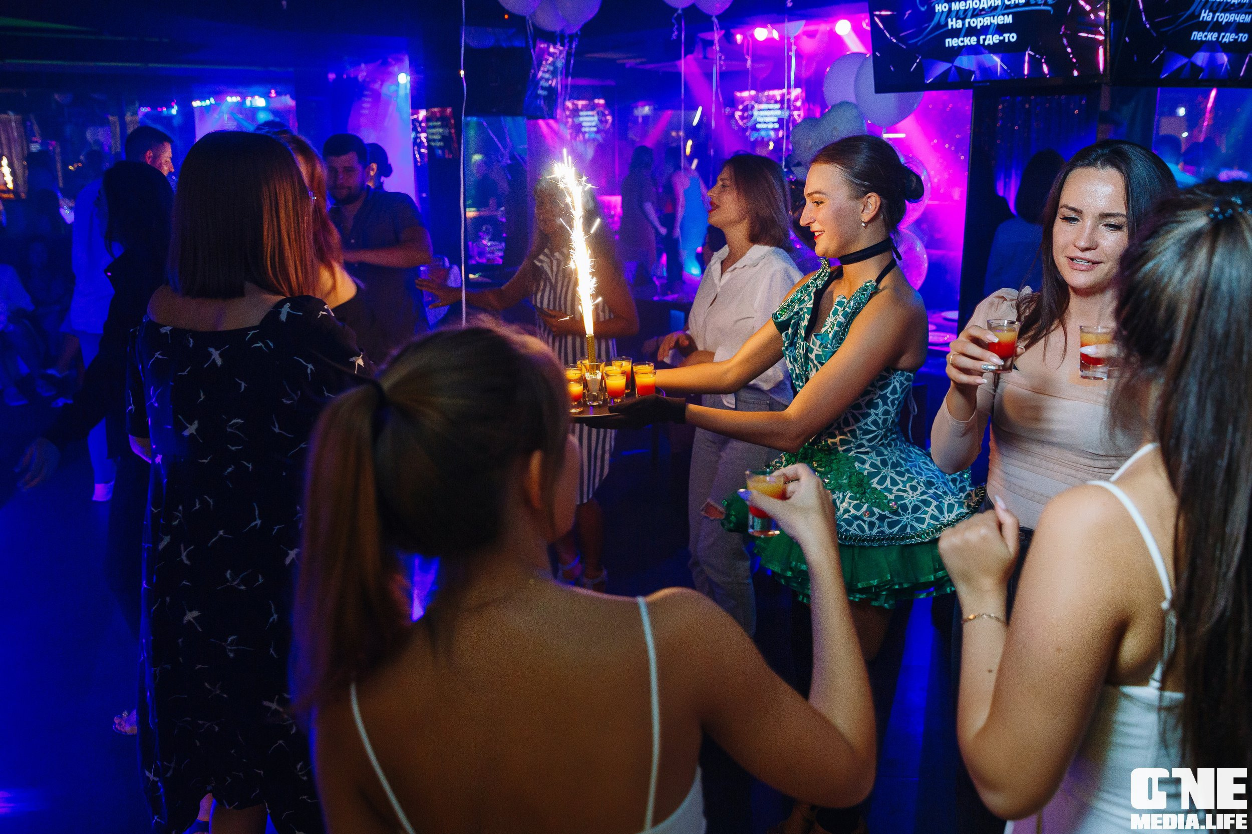 Фоторепортаж из караоке-клуба Эфория. One Media Life: фоторепортажи, фотоотчеты с мероприятий и заведений