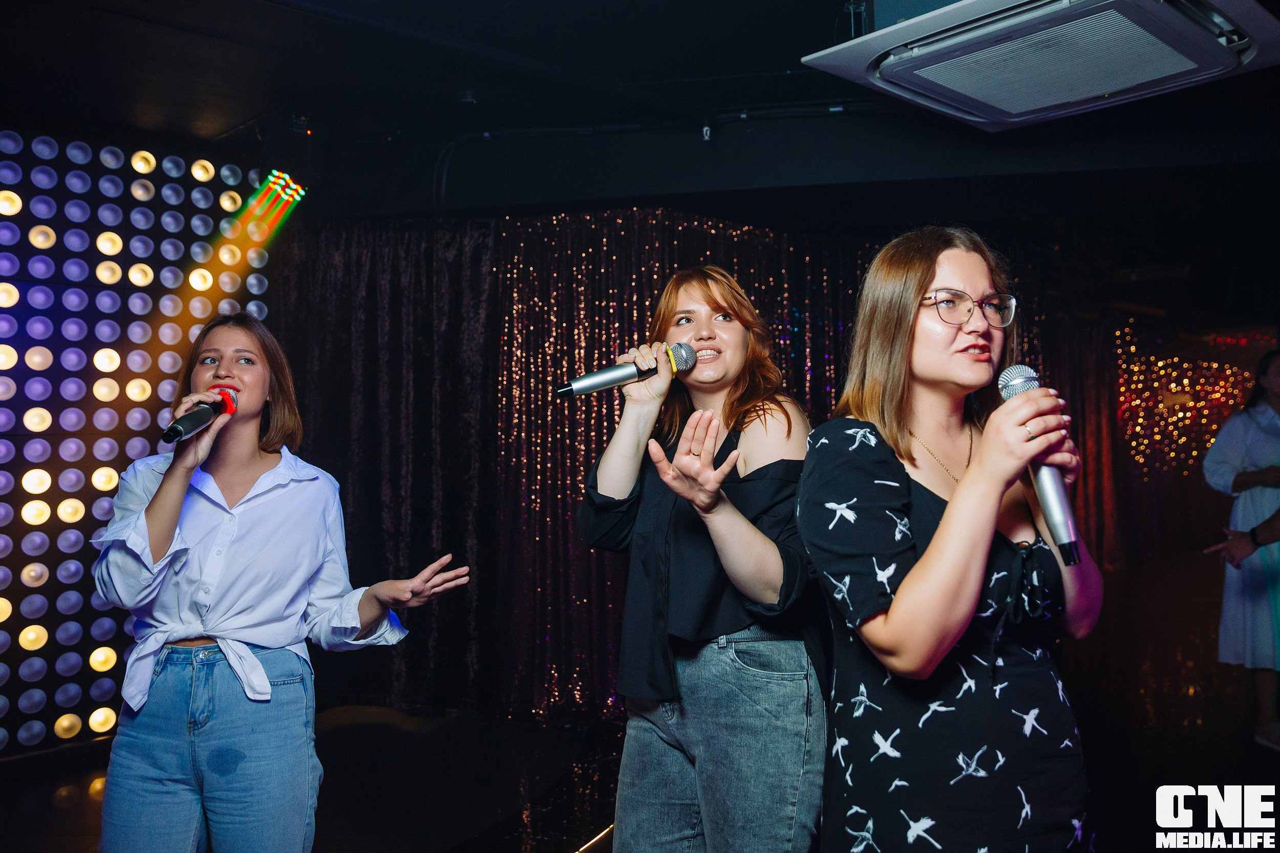 Фоторепортаж из караоке-клуба Эфория. One Media Life: фоторепортажи, фотоотчеты с мероприятий и заведений
