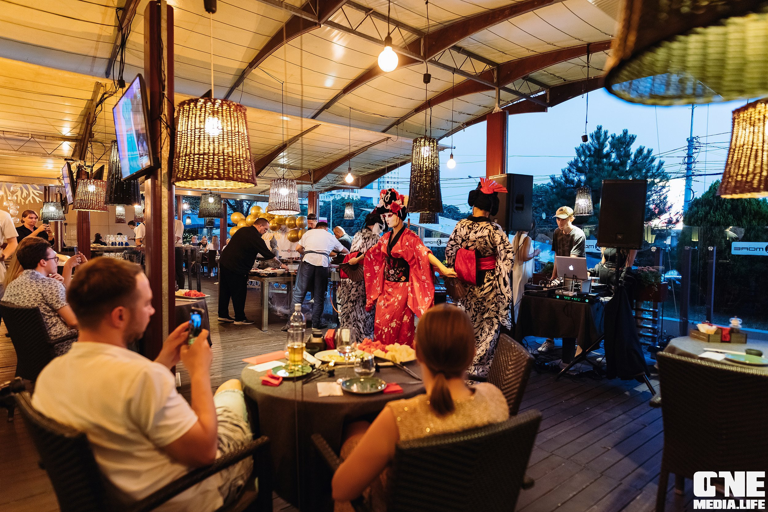 Фоторепортаж из ресторана Sushi & More. One Media Life: фоторепортажи, фотоотчеты с мероприятий и заведений