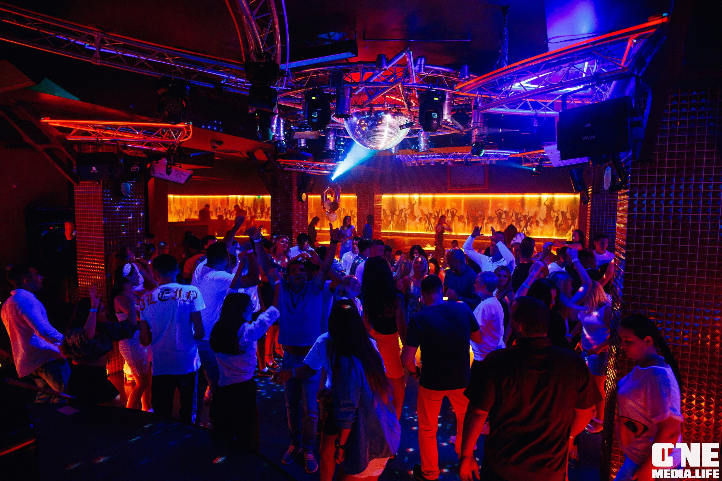Фоторепортаж из ночного клуба Планета. One Media Life: фоторепортажи, фотоотчеты с мероприятий и заведений