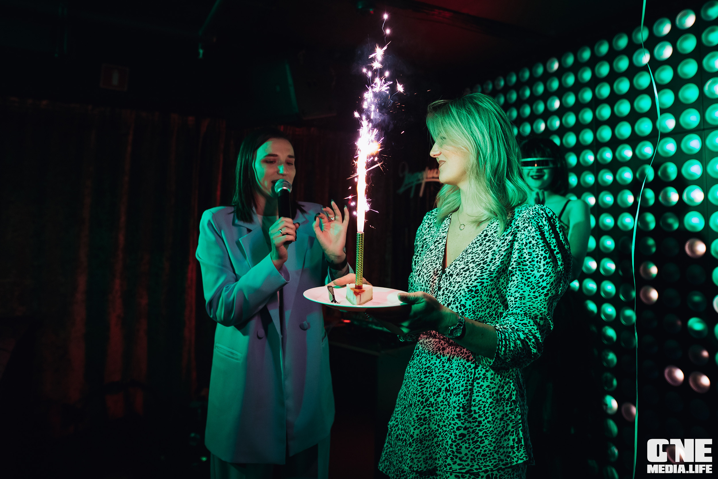 Фоторепортаж из караоке-клуба Эйфория. One Media Life: фоторепортажи, фотоотчеты с мероприятий и заведений