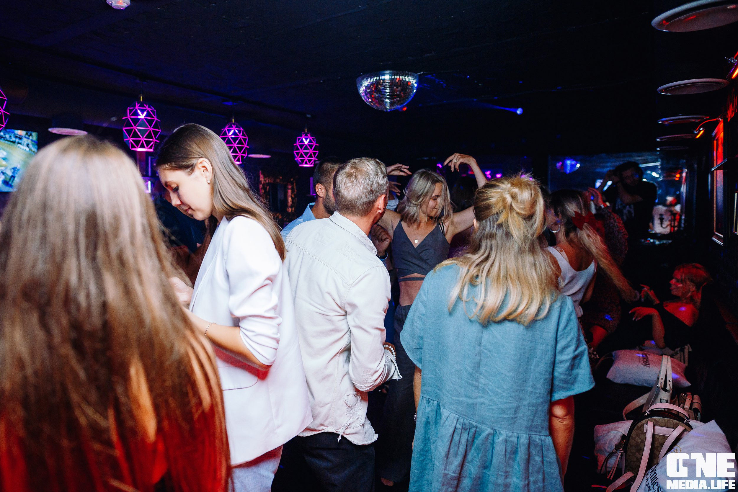 Фоторепортаж из ночного клуба Secret. One Media Life: фоторепортажи, фотоотчеты с мероприятий и заведений