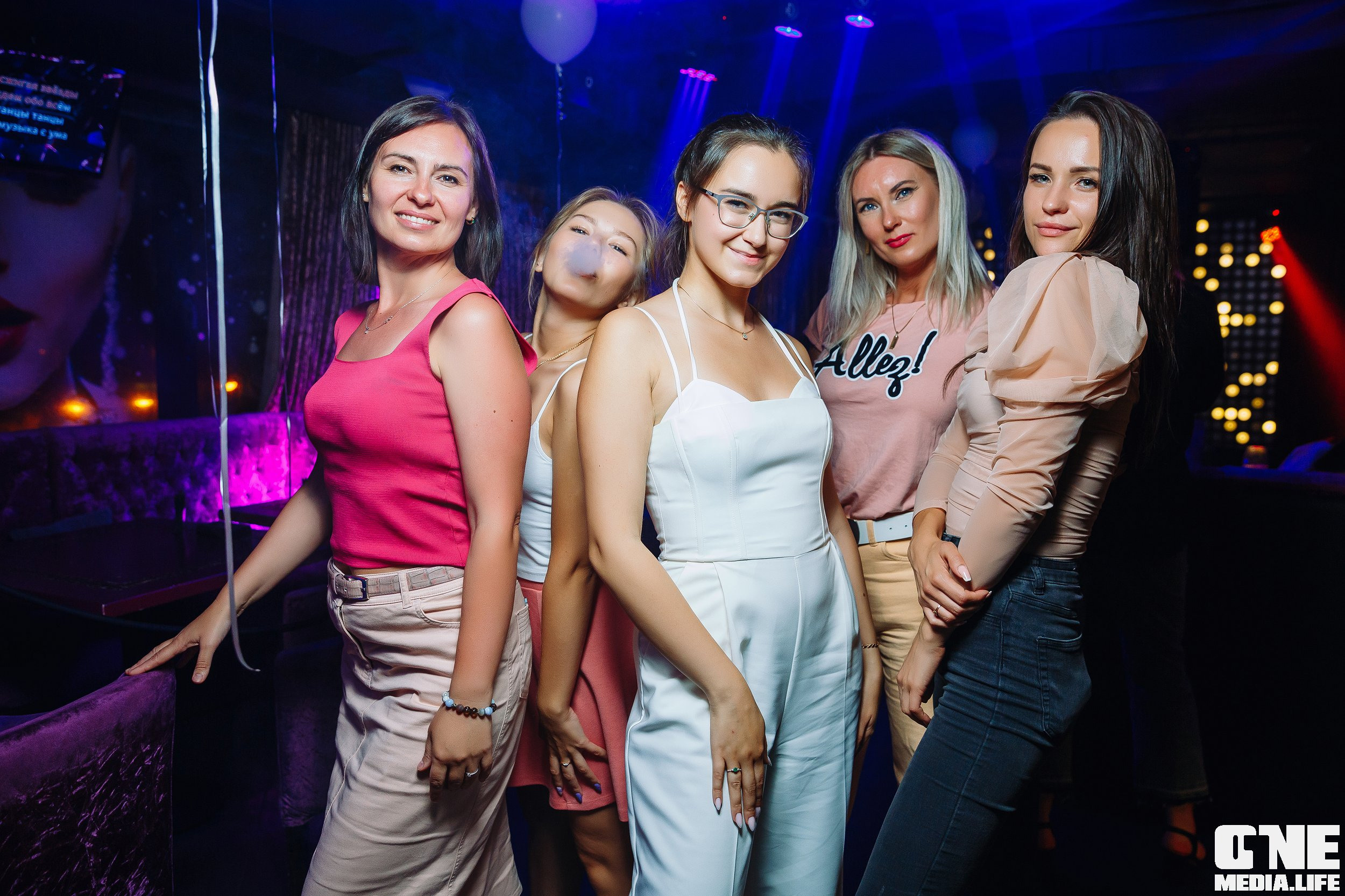 Фоторепортаж из караоке-клуба Эфория. One Media Life: фоторепортажи, фотоотчеты с мероприятий и заведений