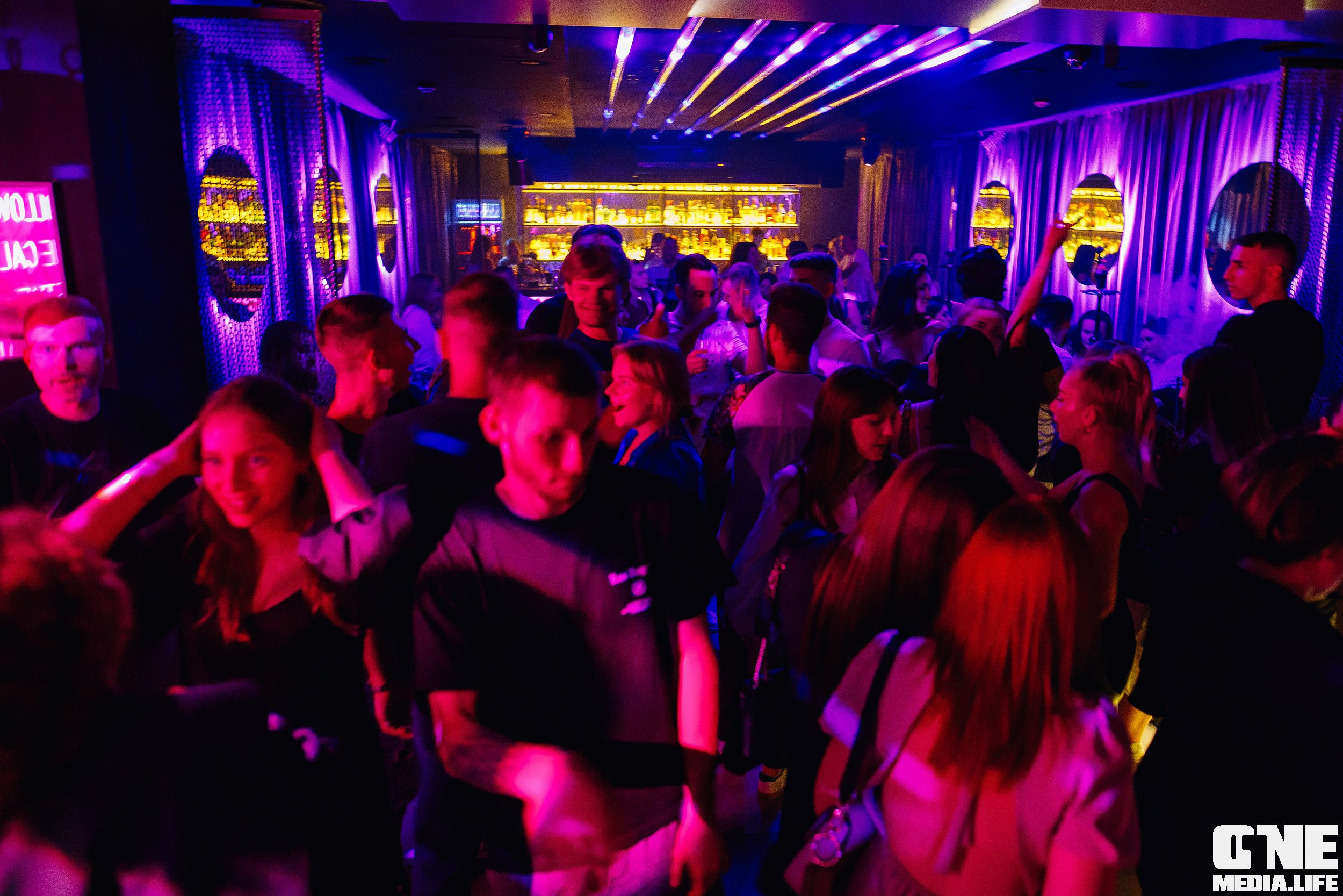 Фоторепортаж из бара Mirage. One Media Life: фоторепортажи, фотоотчеты с мероприятий и заведений