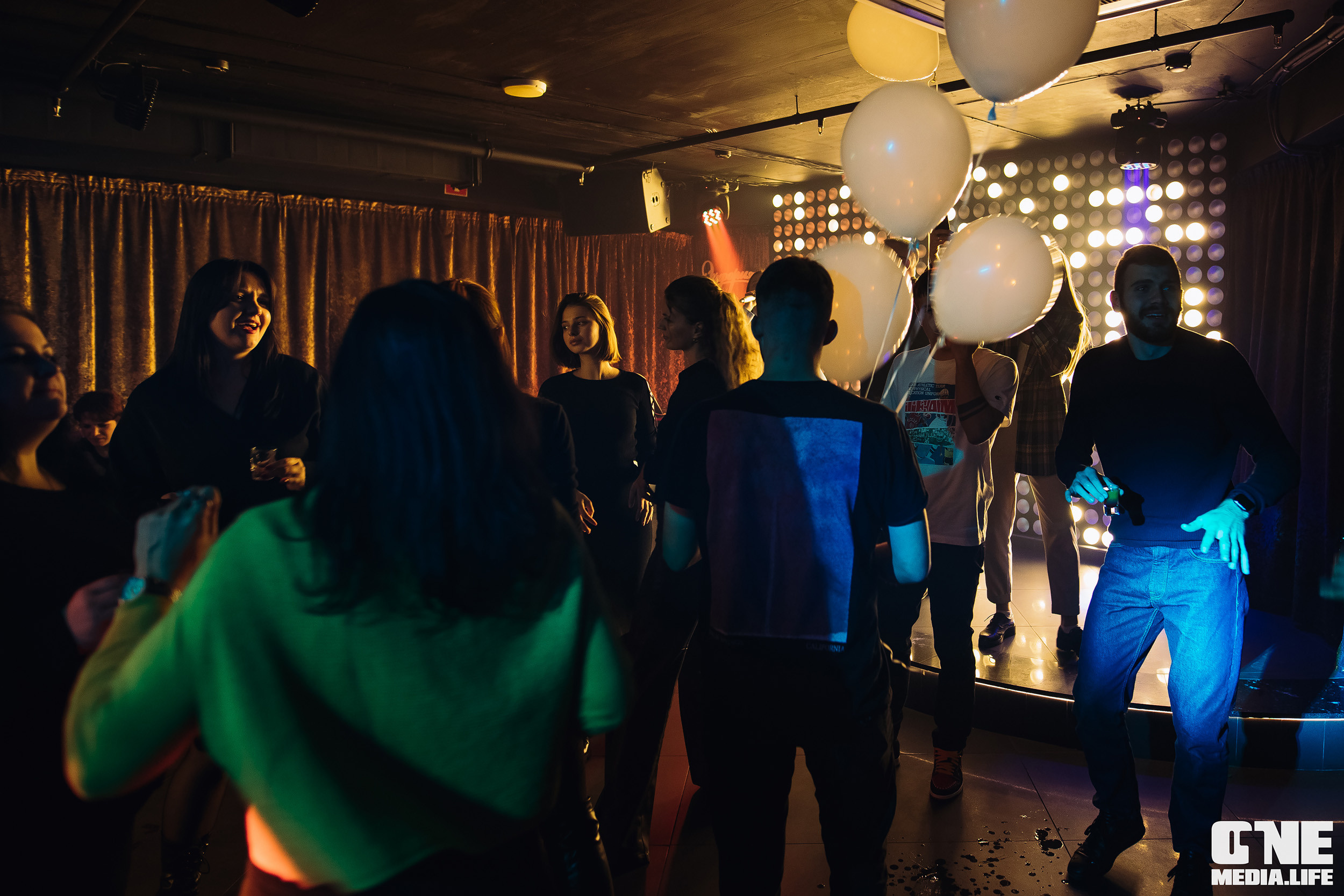 Фоторепортаж из караоке-клуба Эйфория. One Media Life: фоторепортажи, фотоотчеты с мероприятий и заведений