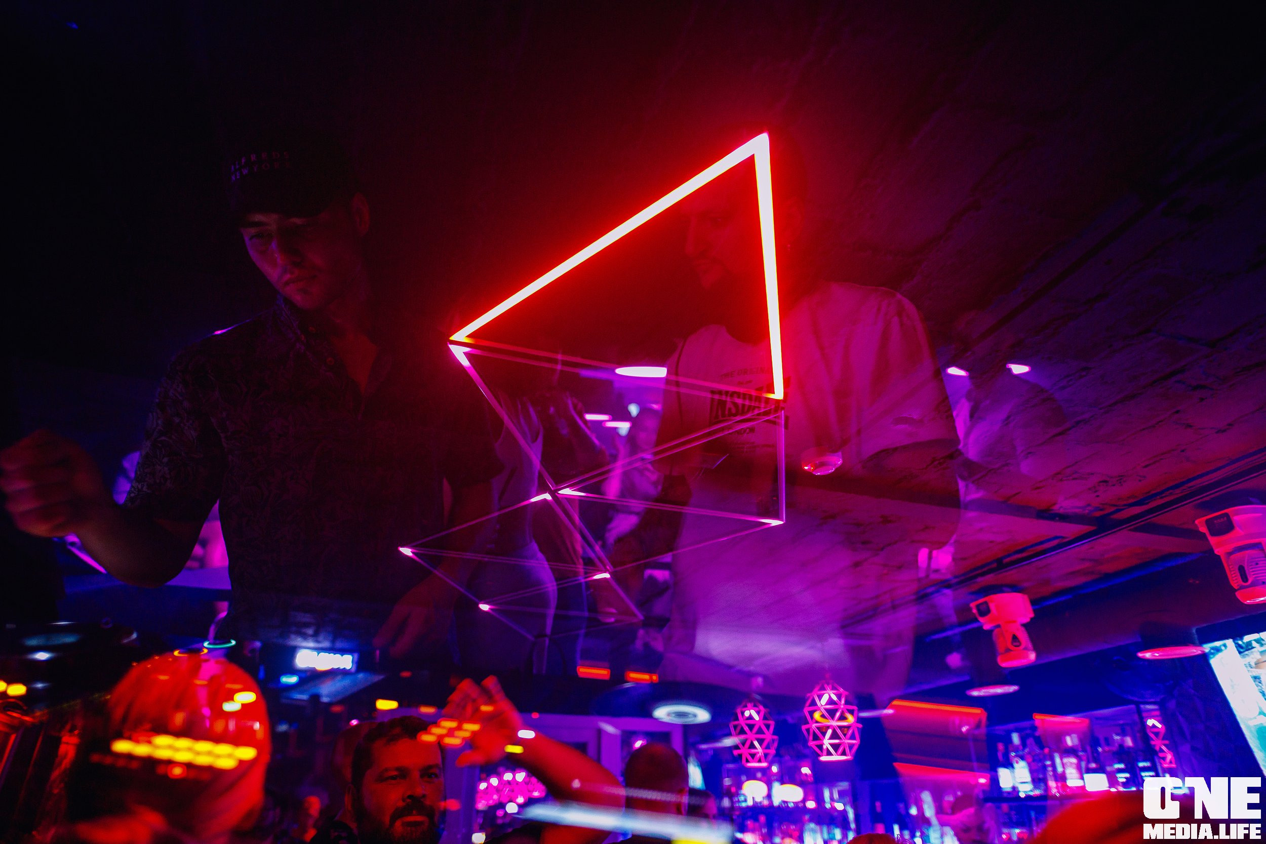 Фоторепортаж из ночного клуба Secret. One Media Life: фоторепортажи, фотоотчеты с мероприятий и заведений
