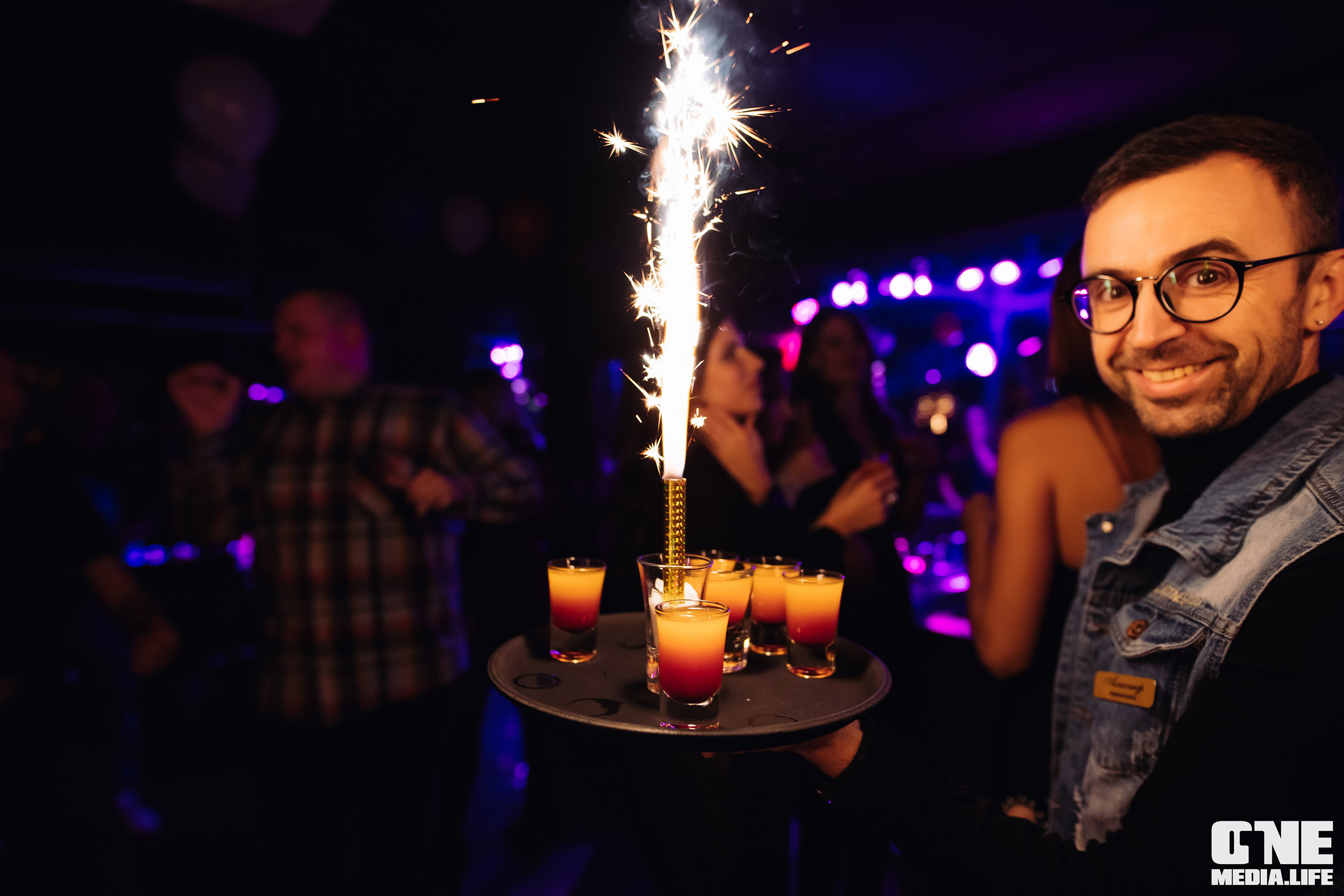 Фоторепортаж из караоке-клуба Эйфория. One Media Life: фоторепортажи, фотоотчеты с мероприятий и заведений