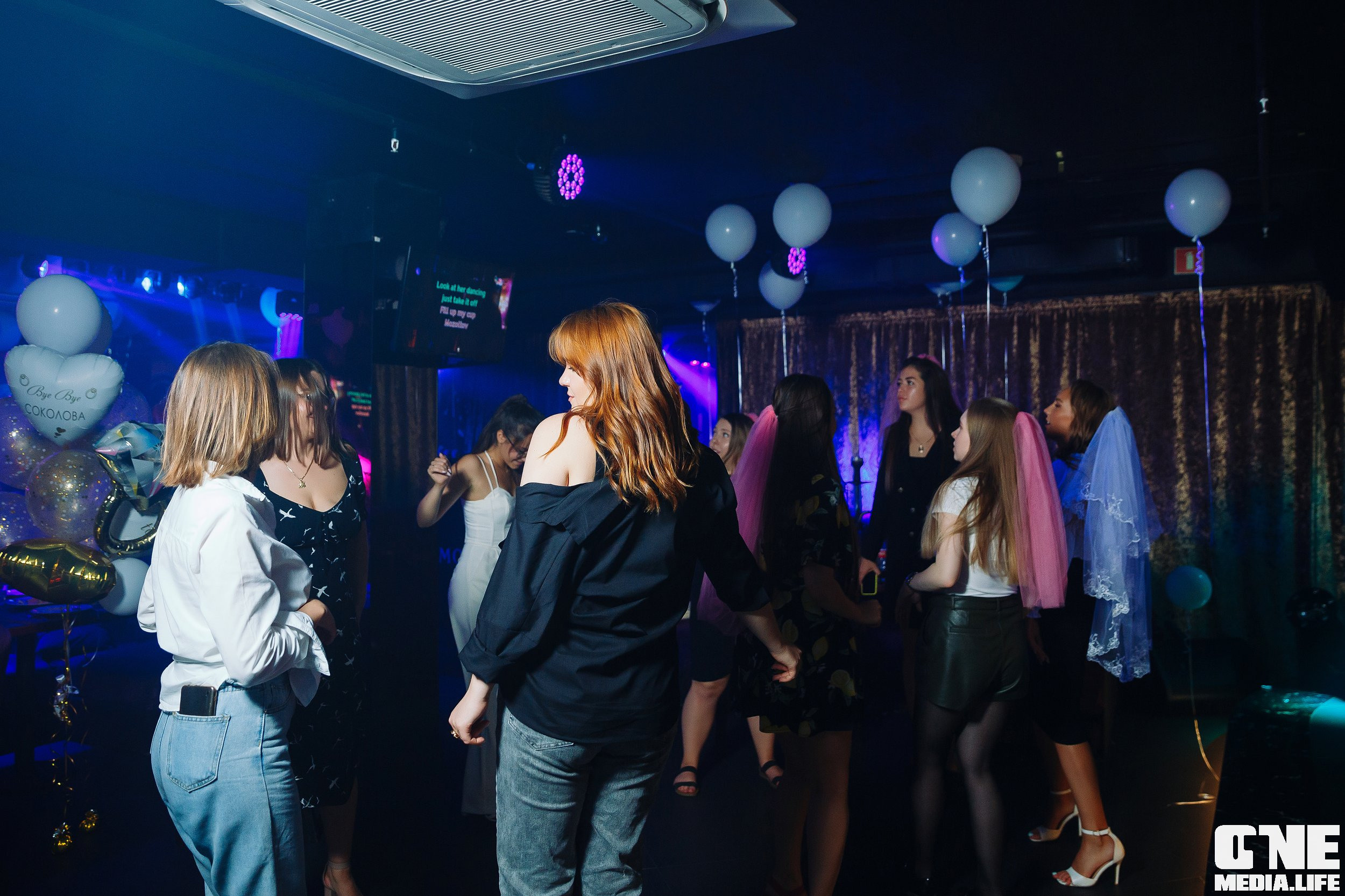 Фоторепортаж из караоке-клуба Эфория. One Media Life: фоторепортажи, фотоотчеты с мероприятий и заведений