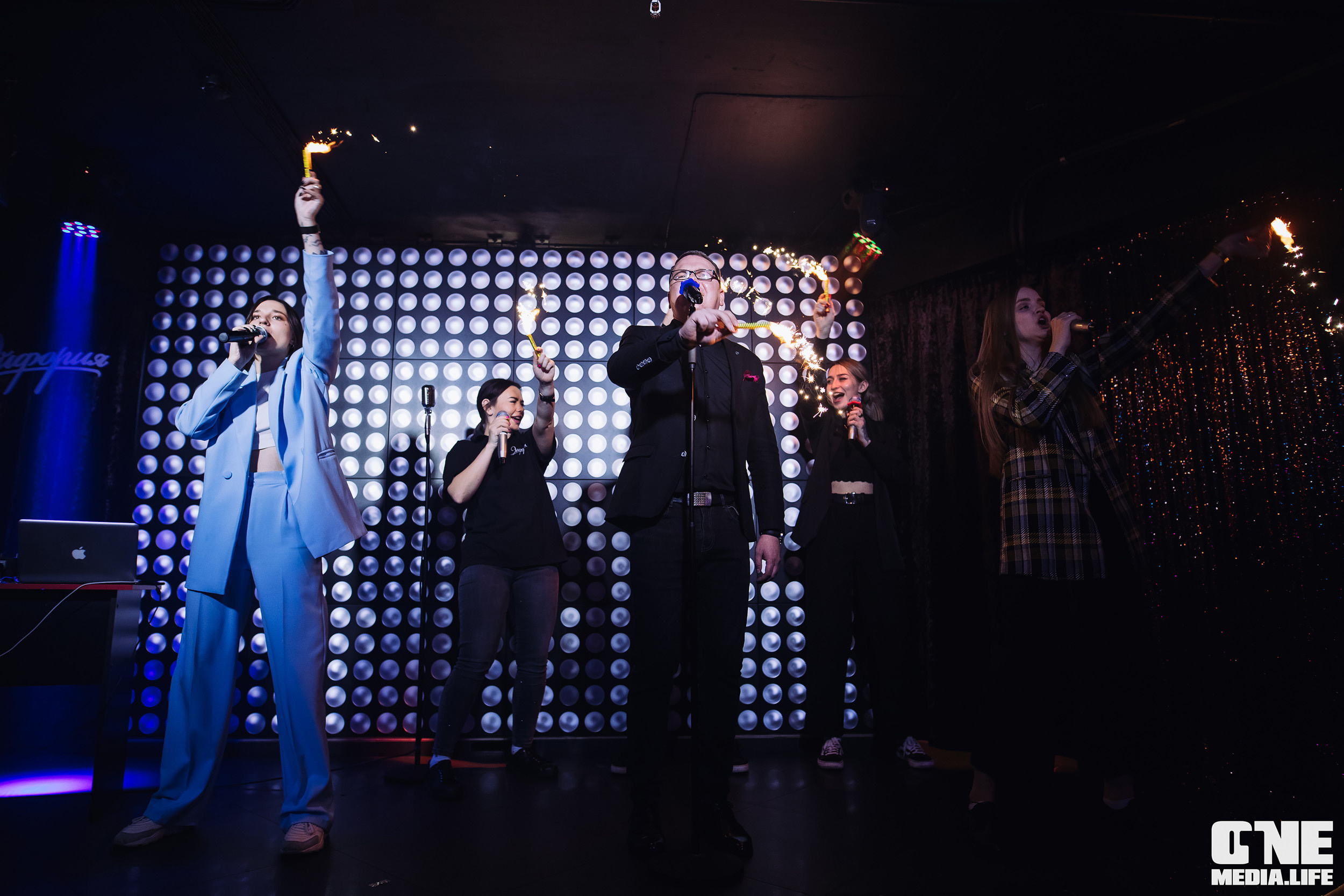 Фоторепортаж из караоке-клуба Эйфория. One Media Life: фоторепортажи, фотоотчеты с мероприятий и заведений