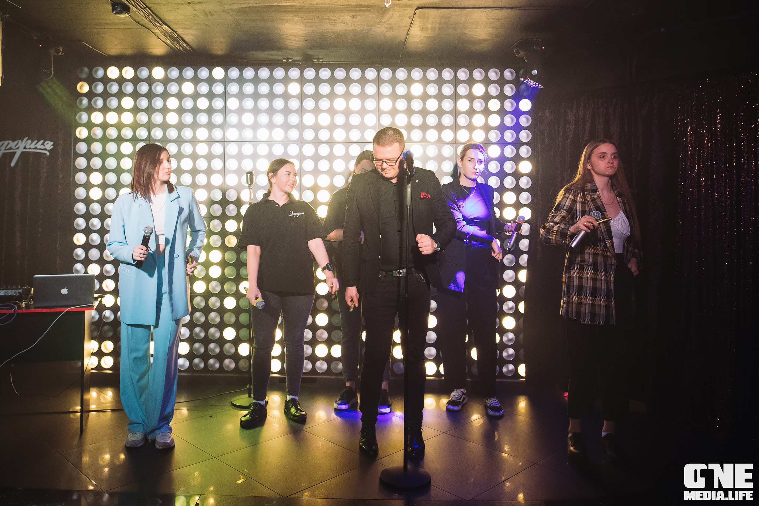 Фоторепортаж из караоке-клуба Эйфория. One Media Life: фоторепортажи, фотоотчеты с мероприятий и заведений