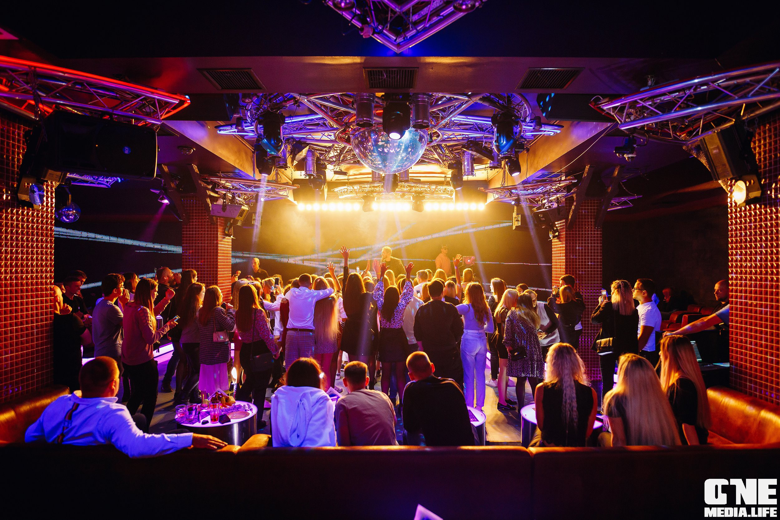 Фоторепортаж из ночного клуба Планета. One Media Life: фоторепортажи, фотоотчеты с мероприятий и заведений