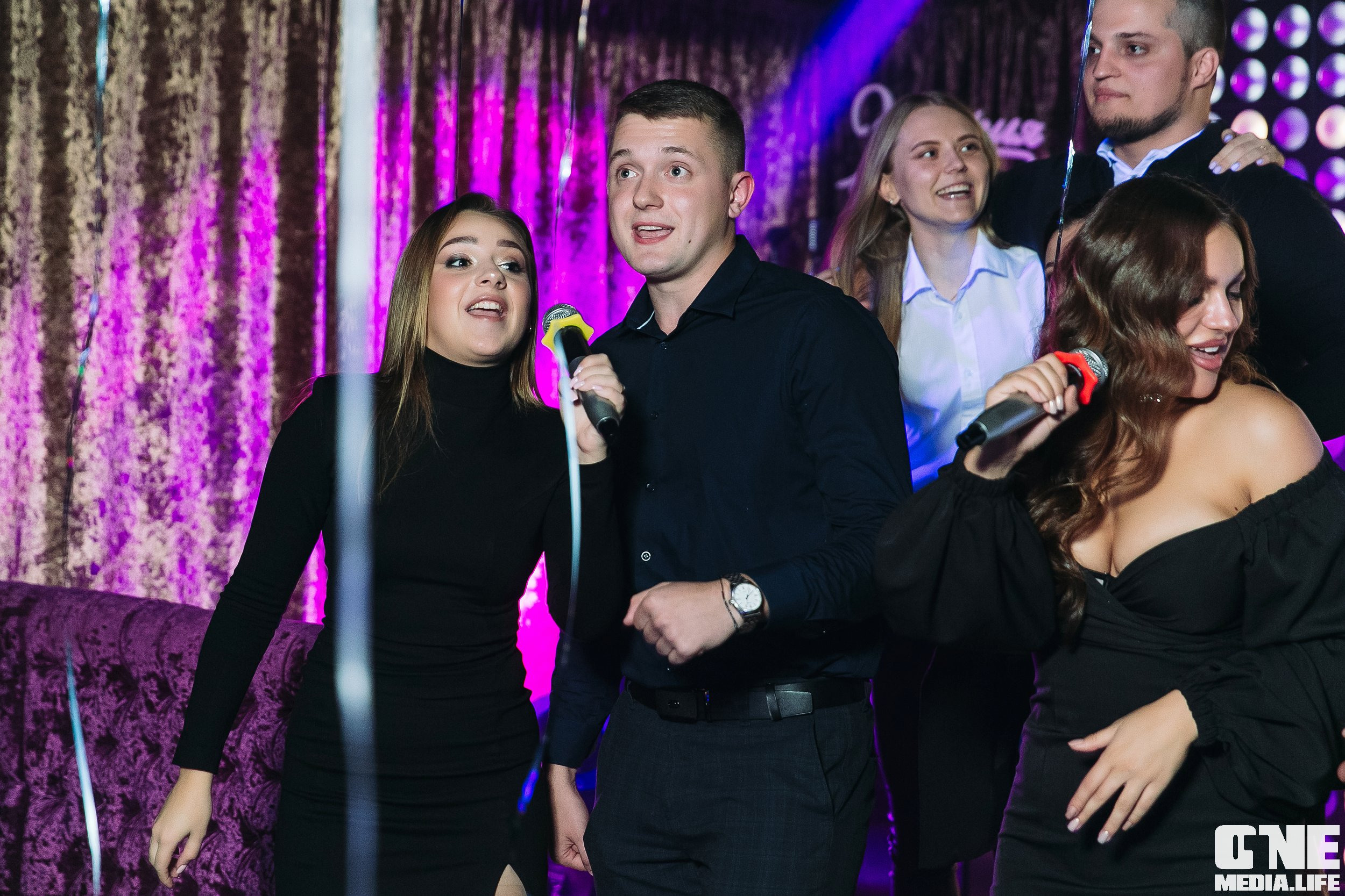 Фоторепортаж из караоке-клуба Эйфория. One Media Life: фоторепортажи, фотоотчеты с мероприятий и заведений