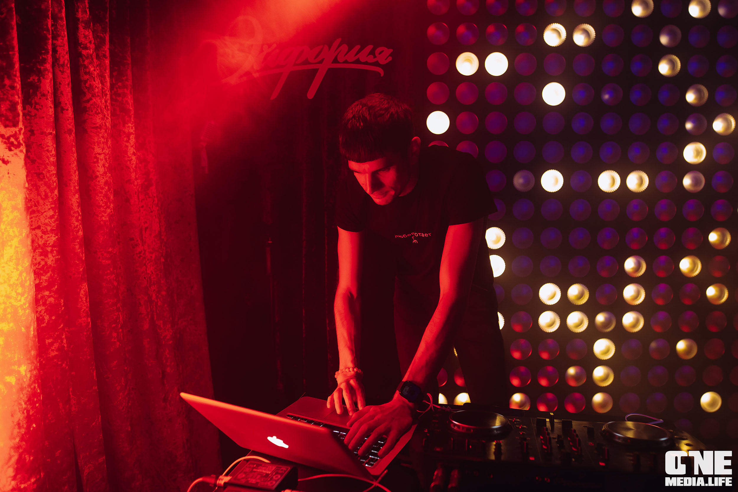 Фоторепортаж из караоке-клуба Эйфория. One Media Life: фоторепортажи, фотоотчеты с мероприятий и заведений