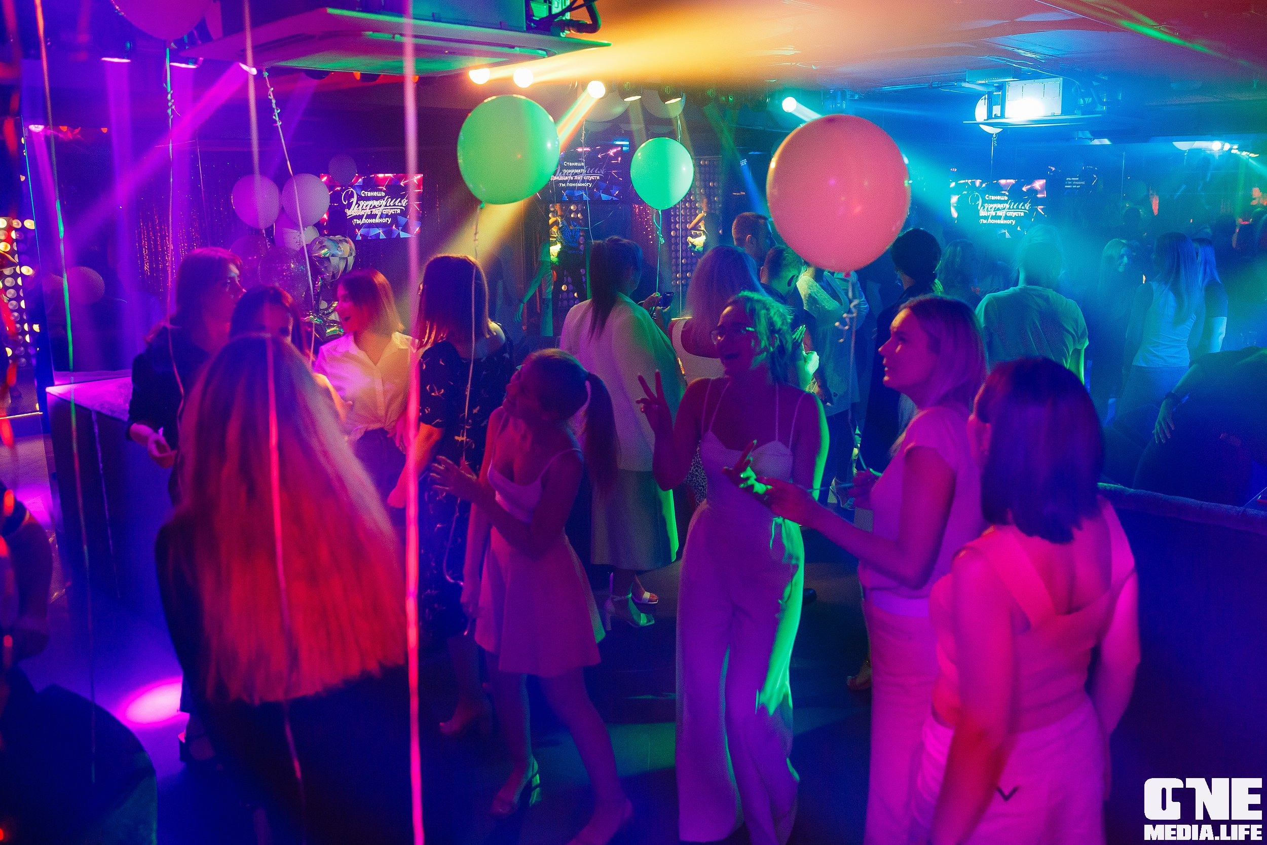 Фоторепортаж из караоке-клуба Эфория. One Media Life: фоторепортажи, фотоотчеты с мероприятий и заведений