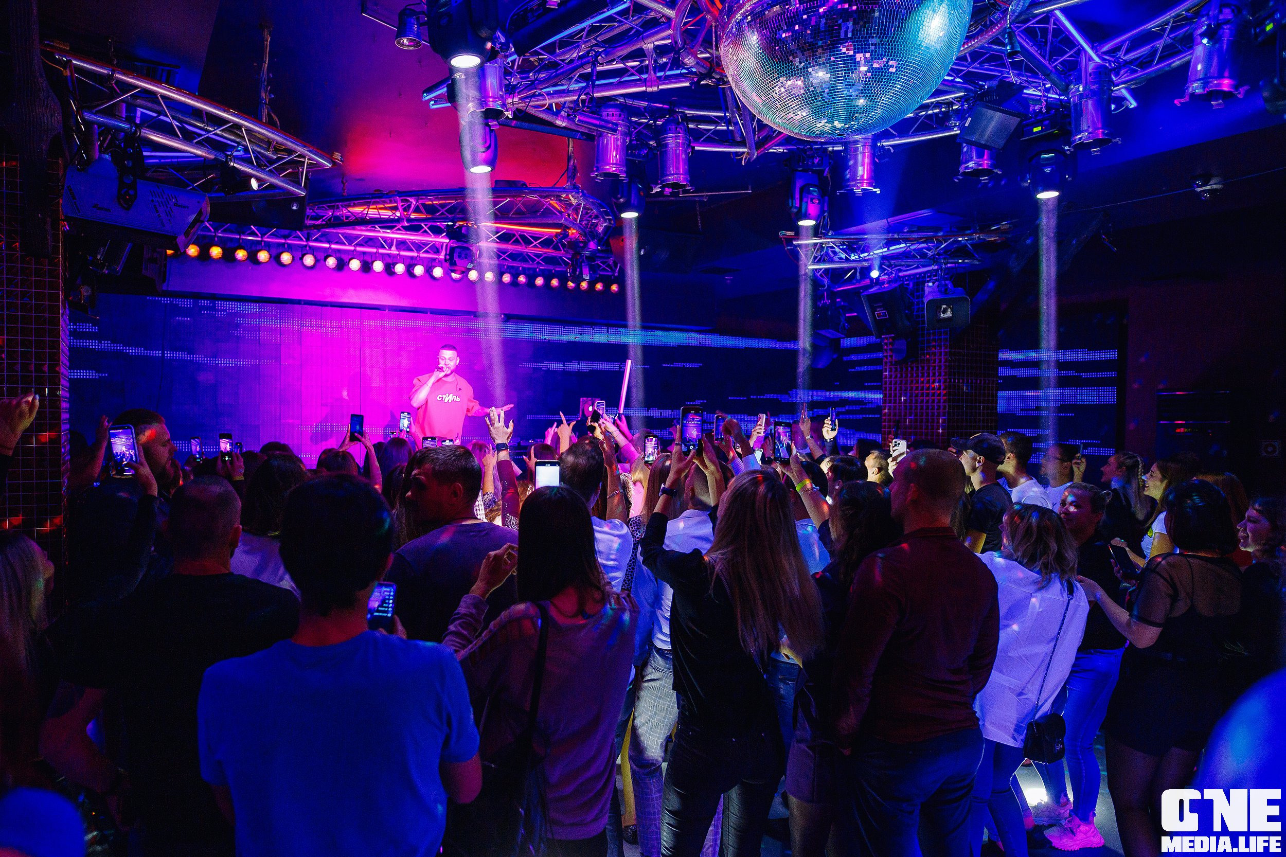 Фоторепортаж из ночного клуба Планета. One Media Life: фоторепортажи, фотоотчеты с мероприятий и заведений