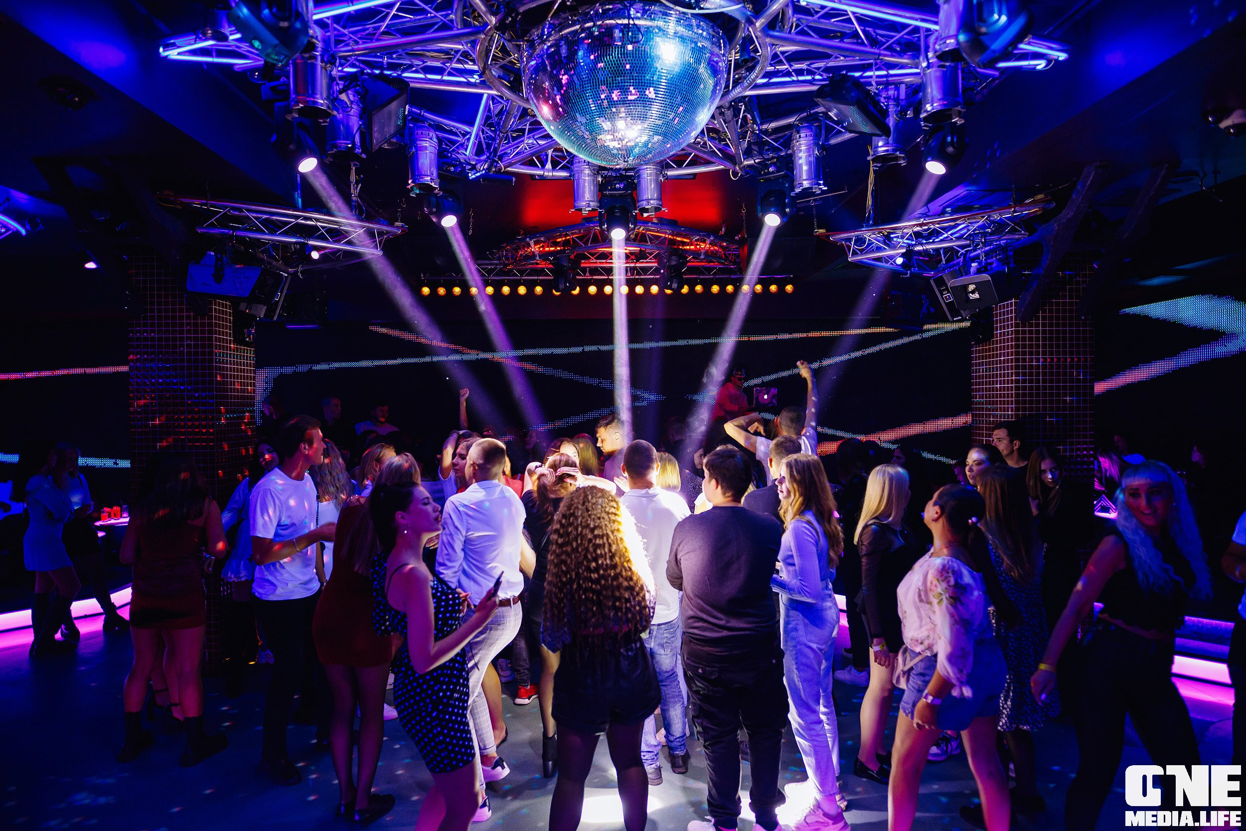 Фоторепортаж из ночного клуба Планета. One Media Life: фоторепортажи, фотоотчеты с мероприятий и заведений