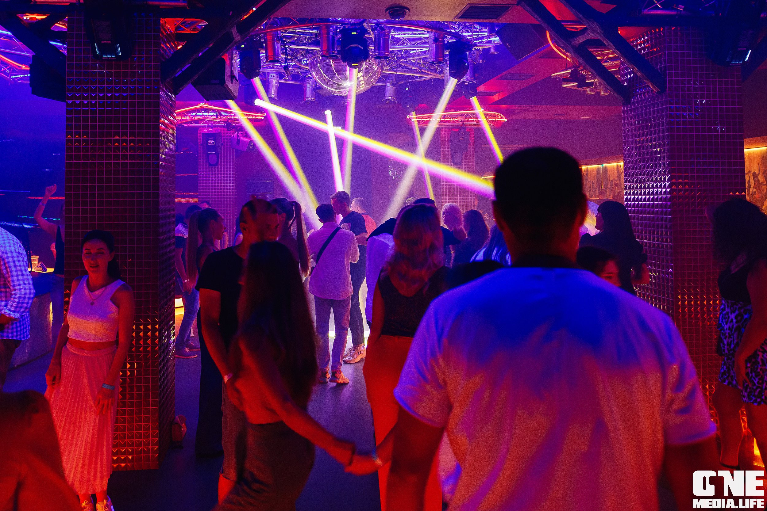 Фоторепортаж из ночного клуба Планета. One Media Life: фоторепортажи, фотоотчеты с мероприятий и заведений