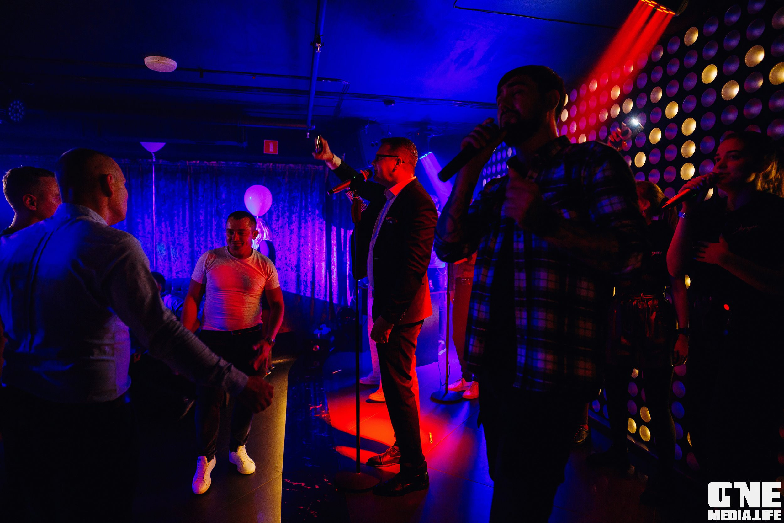 Фоторепортаж из караоке-клуба Эйфория. One Media Life: фоторепортажи, фотоотчеты с мероприятий и заведений