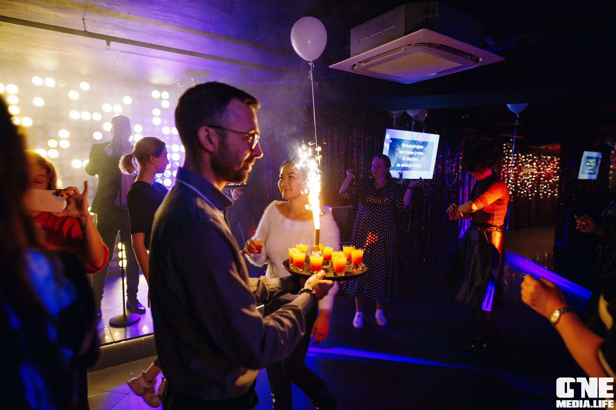 Фоторепортаж из караоке-клуба Эйфория. One Media Life: фоторепортажи, фотоотчеты с мероприятий и заведений