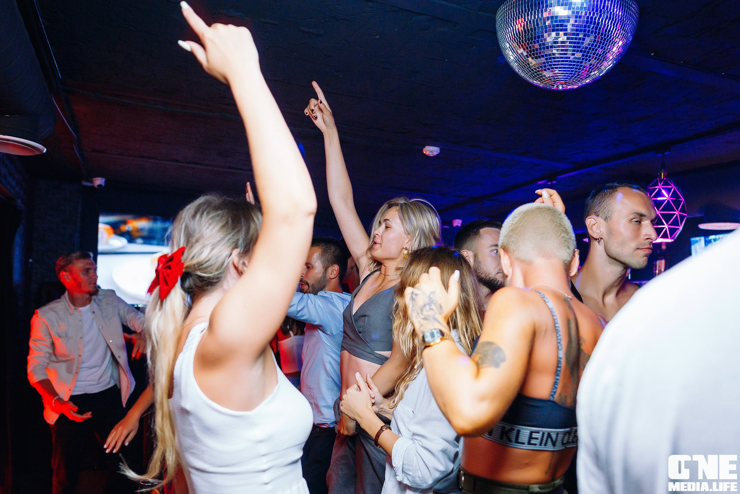 Фоторепортаж из ночного клуба Secret. One Media Life: фоторепортажи, фотоотчеты с мероприятий и заведений