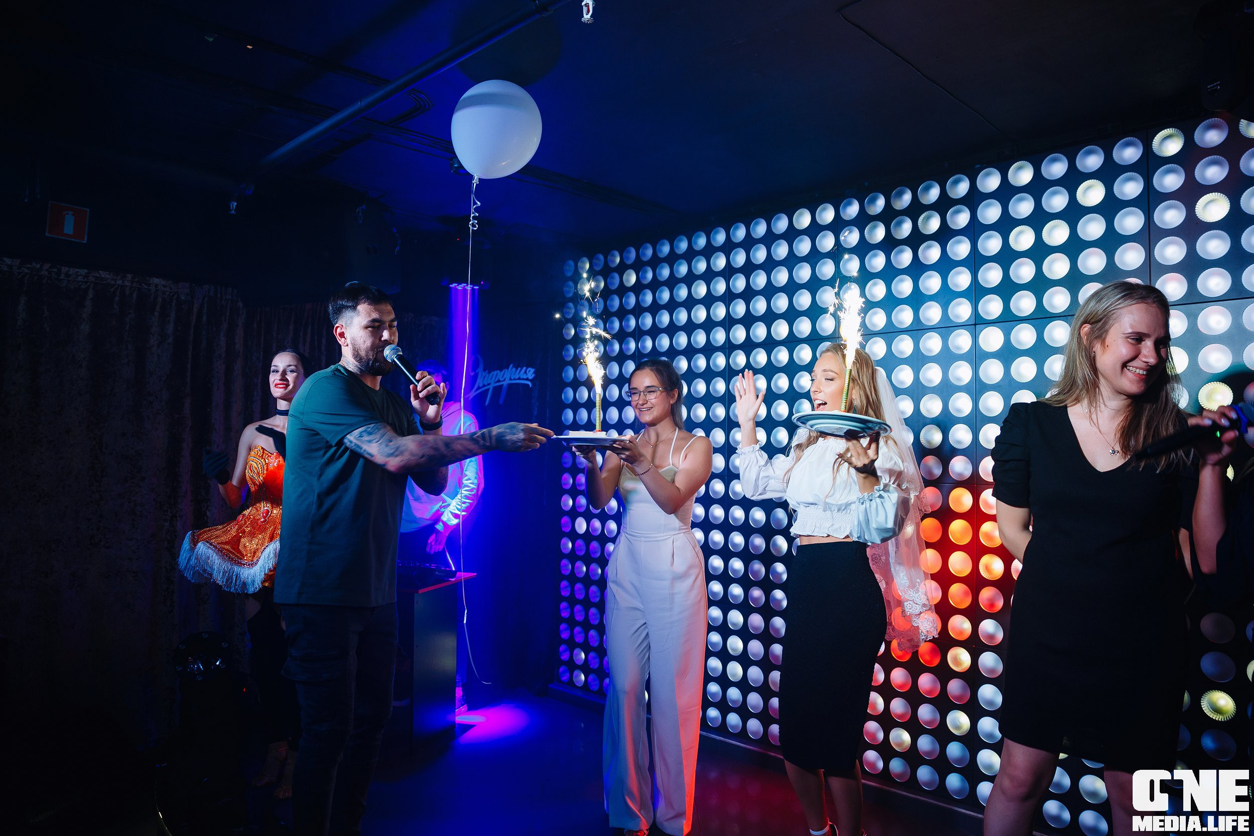 Фоторепортаж из караоке-клуба Эфория. One Media Life: фоторепортажи, фотоотчеты с мероприятий и заведений