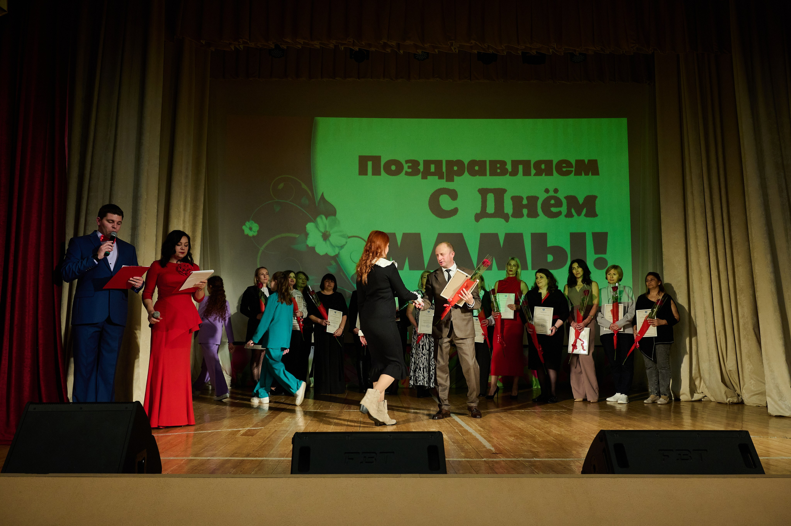 День матери Кабардинка. Жизнь курорта Кабардинка в фотографиях