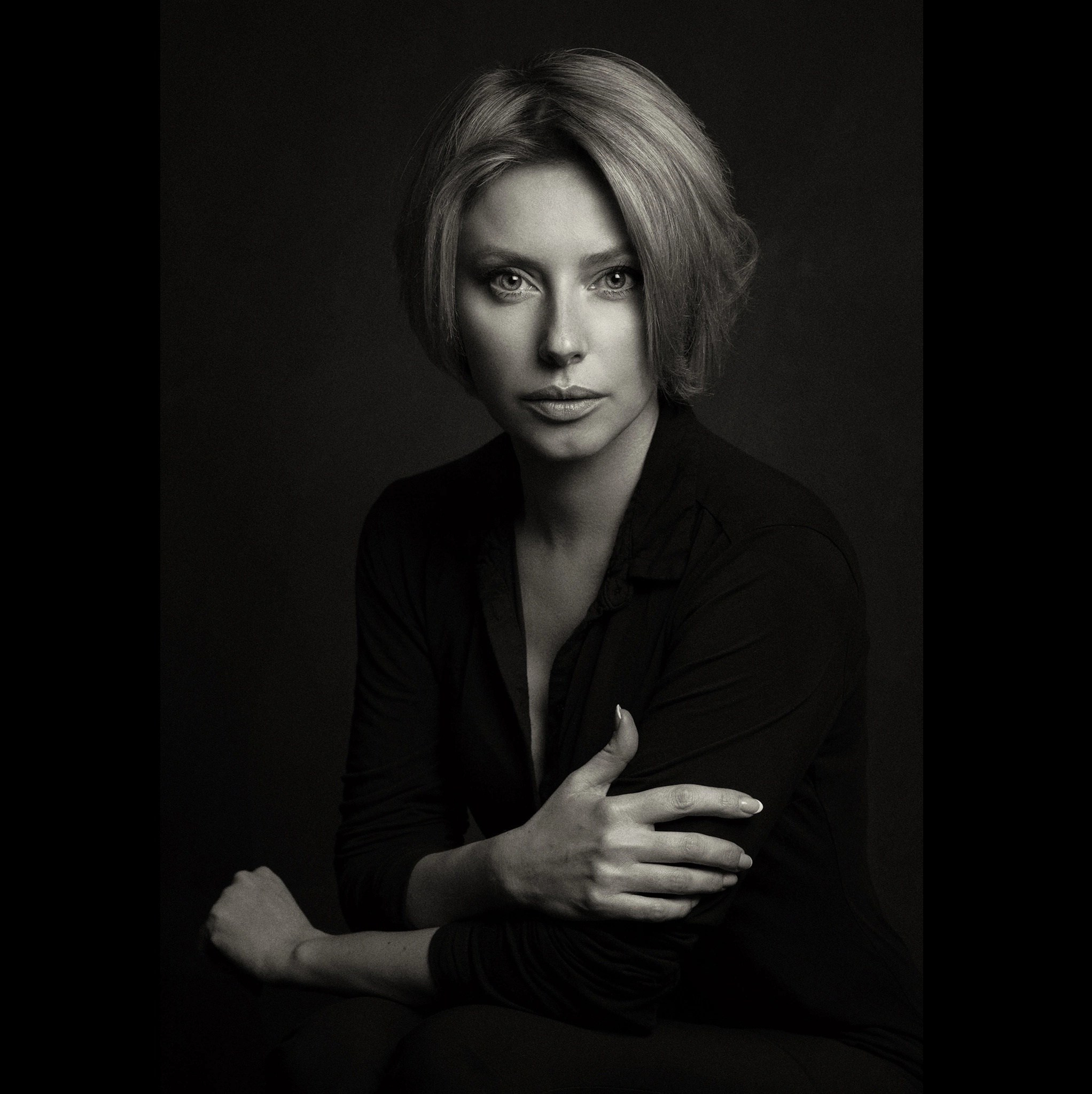 НОВЫЕ СЪЕМКИ В СТУДИИ — ОНА (ПЛАН)