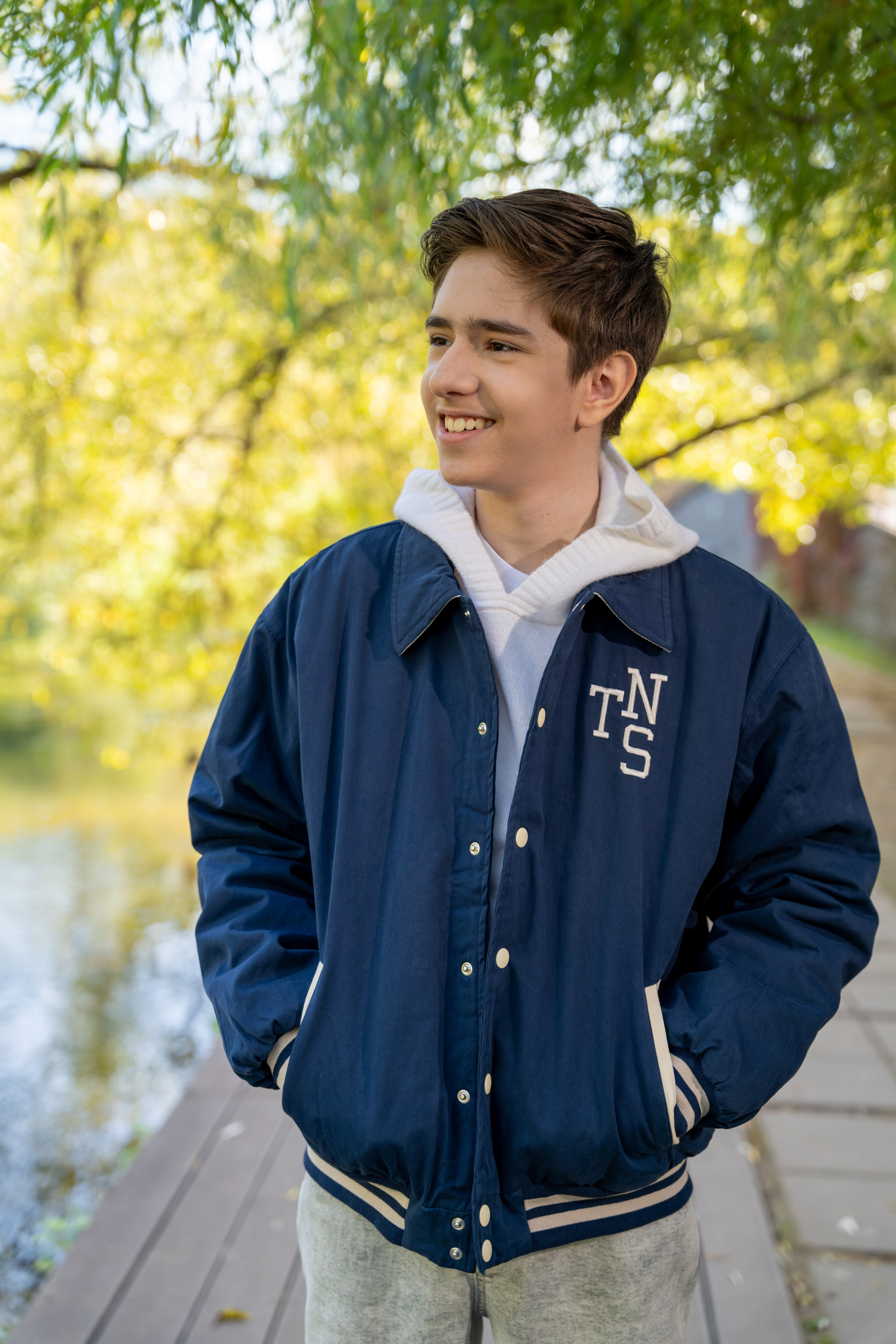 Фотограф на прогулочную фотосессии, фотосъёмка в парке, фотосессии в цветущем саду, студийные фотосессии. «Студия DRONAVT`s» — видеосъёмка и фотография г. Москва