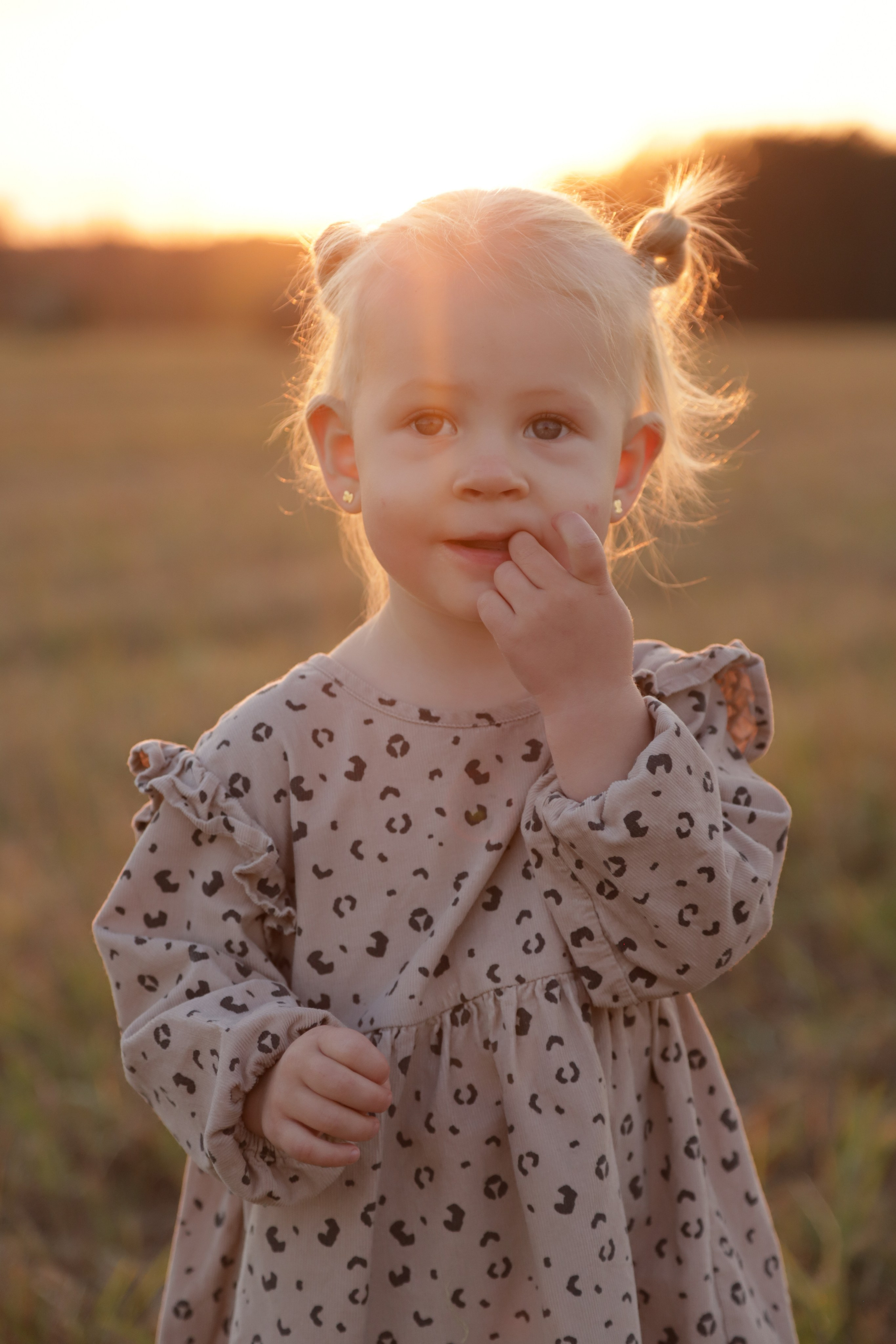 Мама с детьми в поле стога. Диана Николаева — фотограф город Балашиха