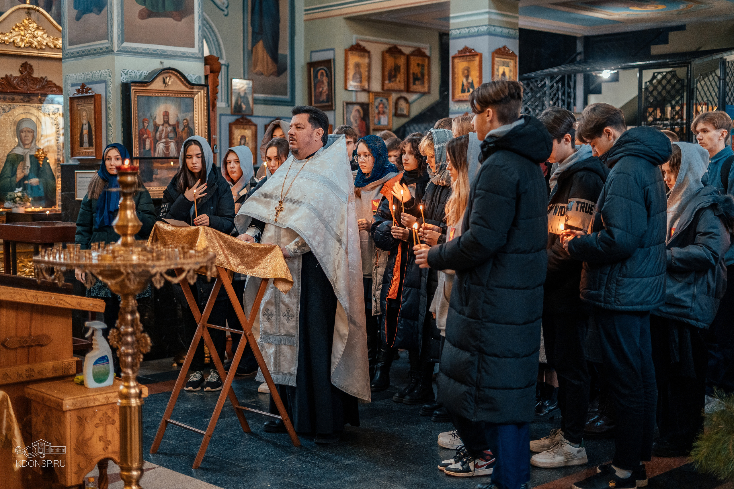 Молебен за учащихся и учащих. Новотитаровский Дом культуры