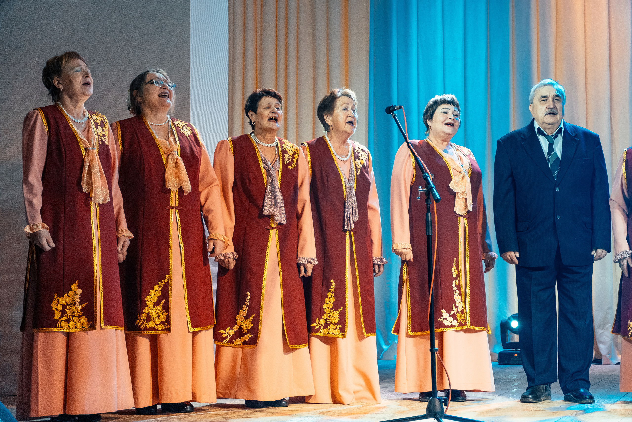 «Весь мир начинается с женщины». Новотитаровский Дом культуры