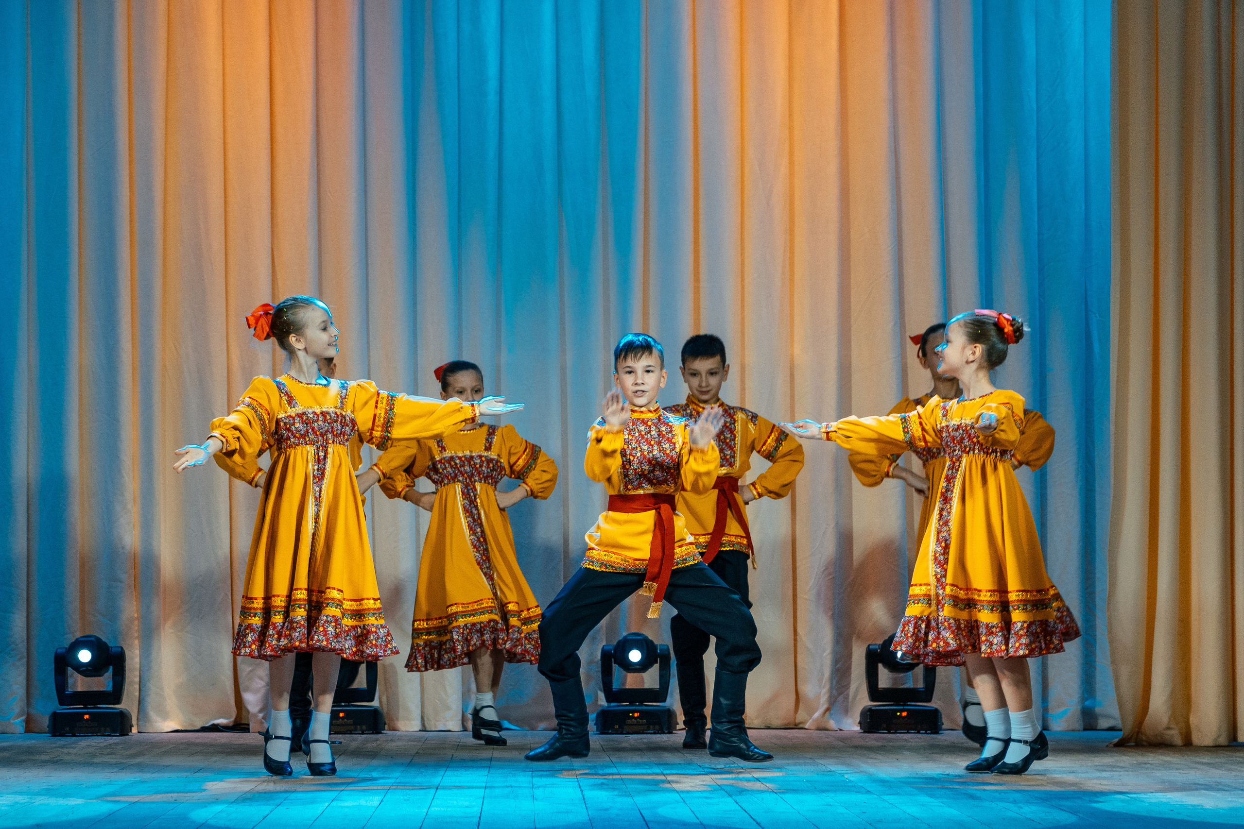 «Весь мир начинается с женщины». Новотитаровский Дом культуры