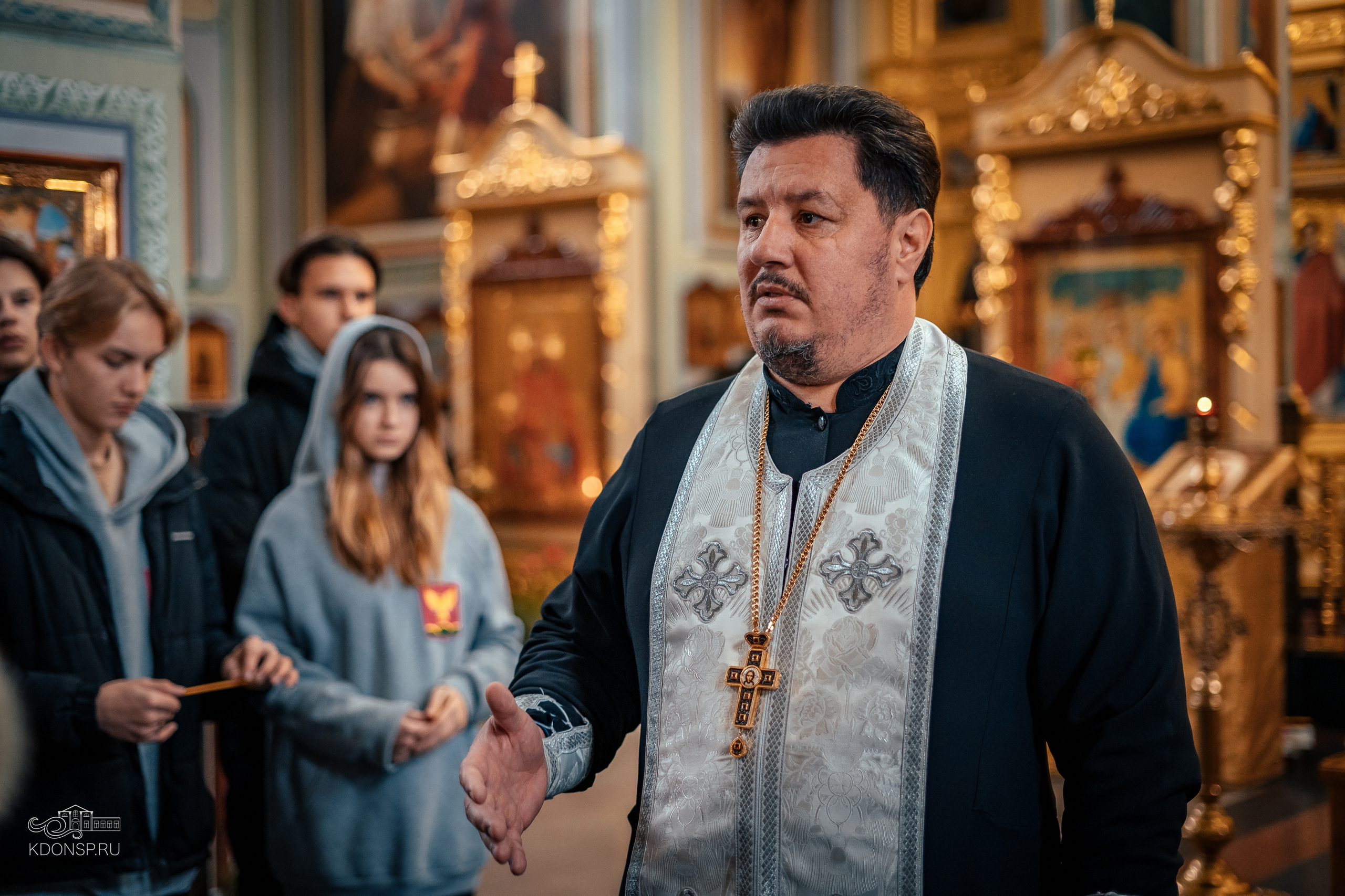 Молебен за учащихся и учащих. Новотитаровский Дом культуры