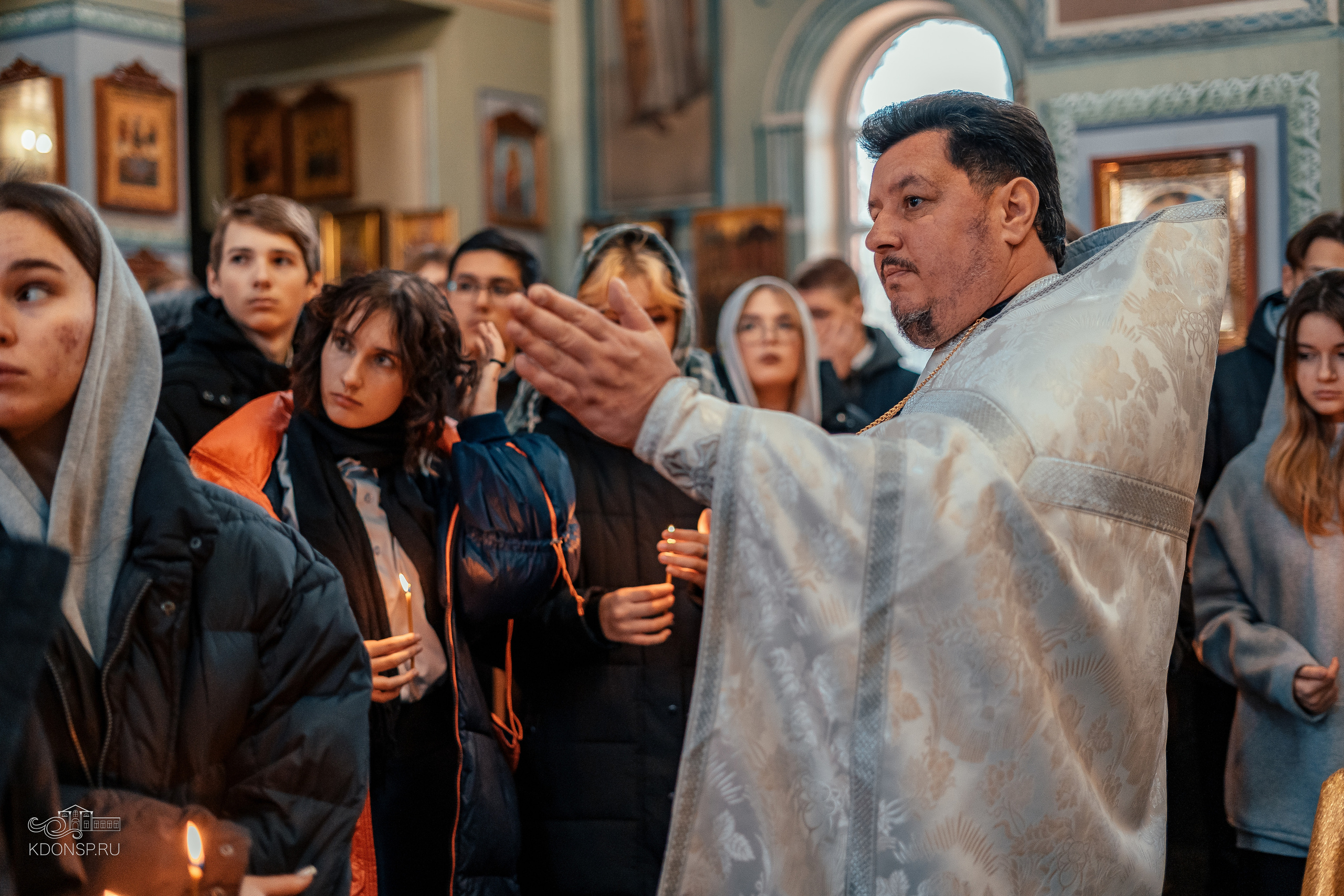 Молебен за учащихся и учащих. Новотитаровский Дом культуры