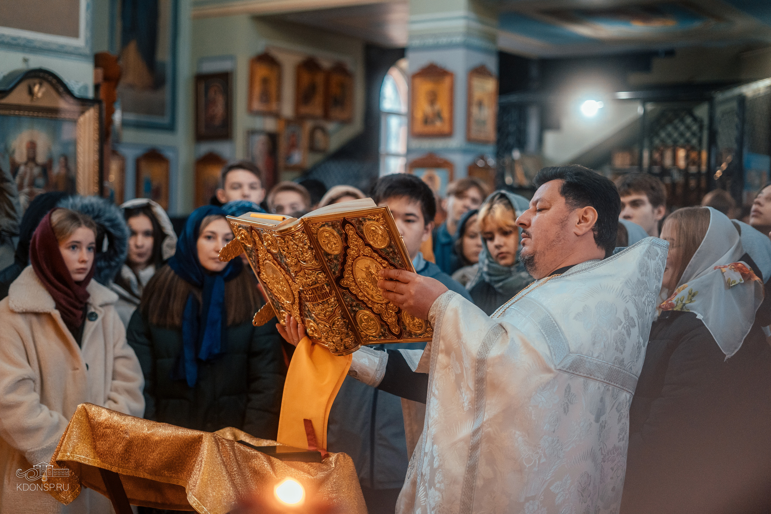 Молебен за учащихся и учащих. Новотитаровский Дом культуры