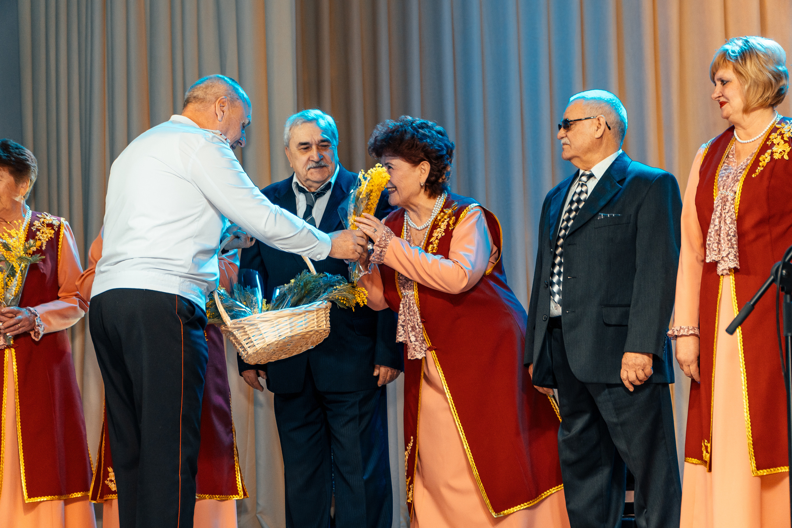 «Весь мир начинается с женщины». Новотитаровский Дом культуры