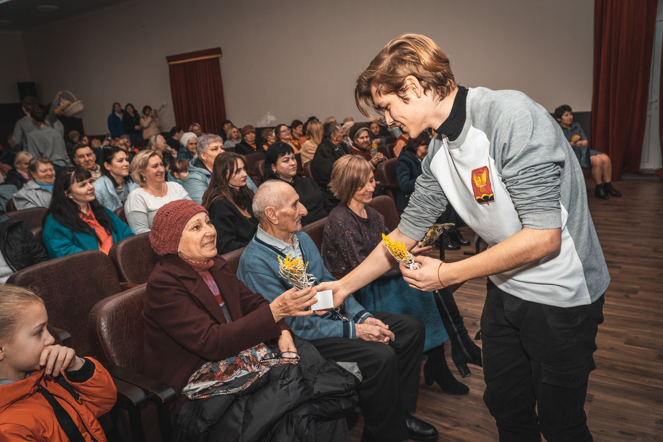 «Весь мир начинается с женщины». Новотитаровский Дом культуры