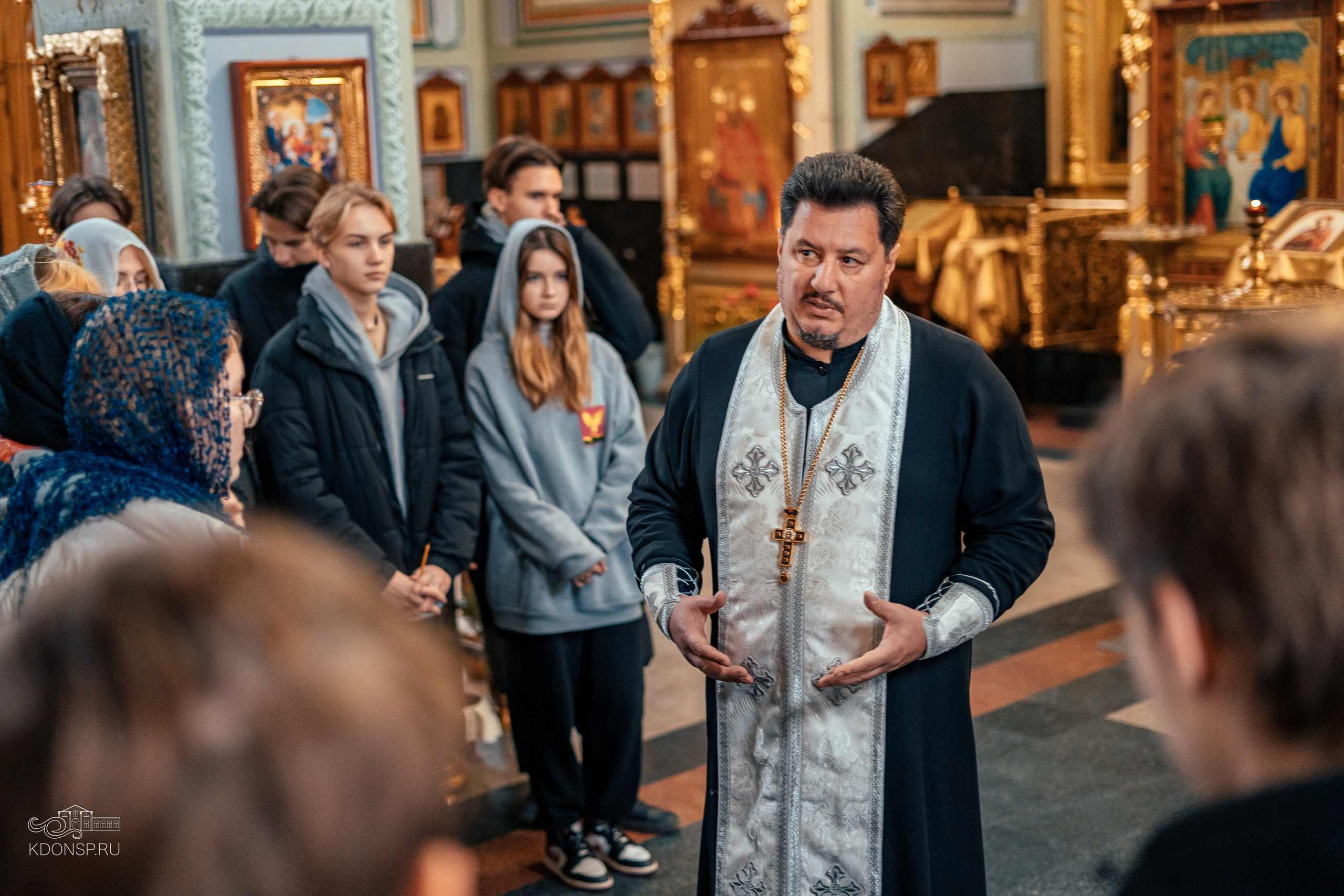 Молебен за учащихся и учащих. Новотитаровский Дом культуры