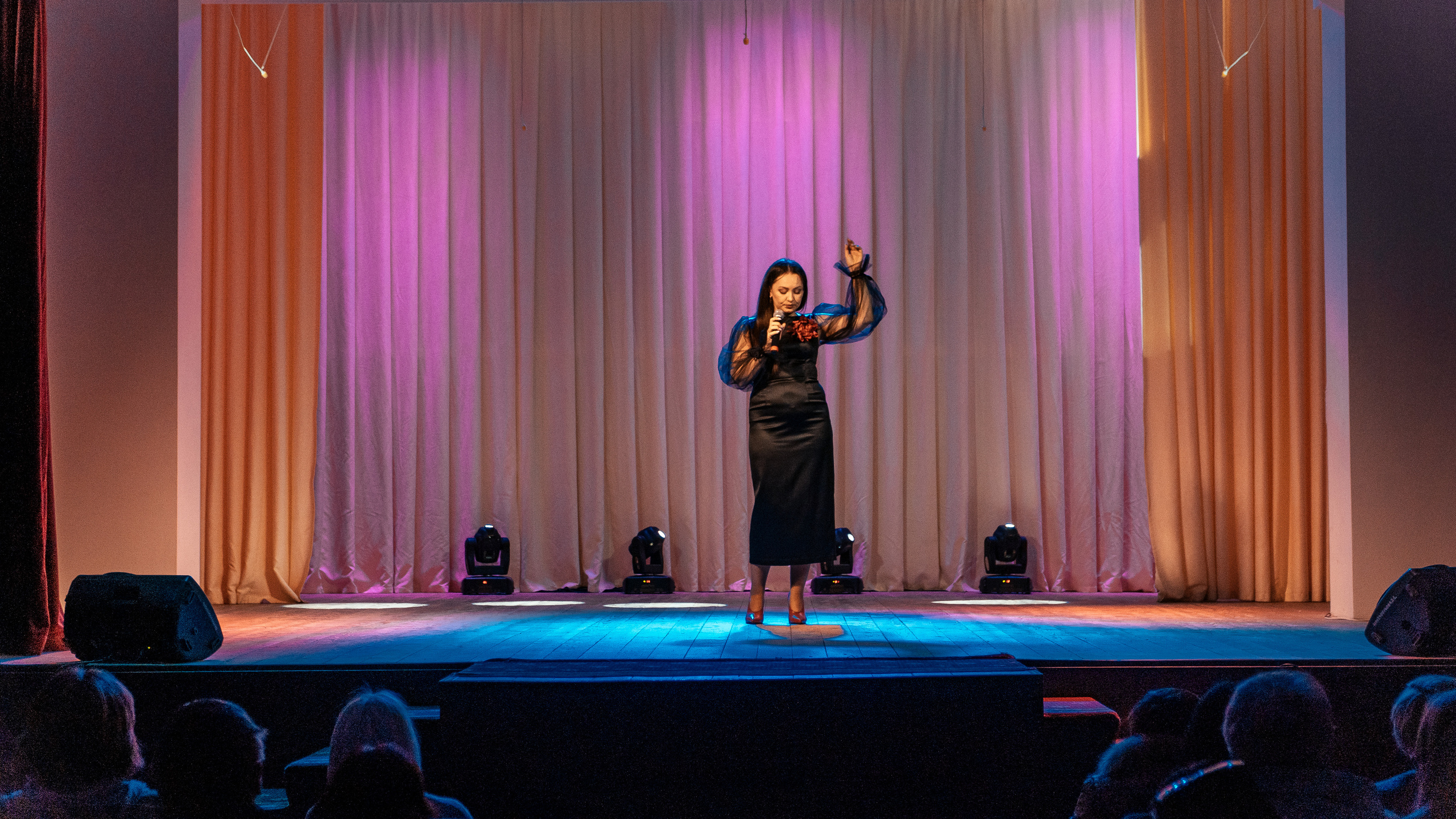 «Весь мир начинается с женщины». Новотитаровский Дом культуры